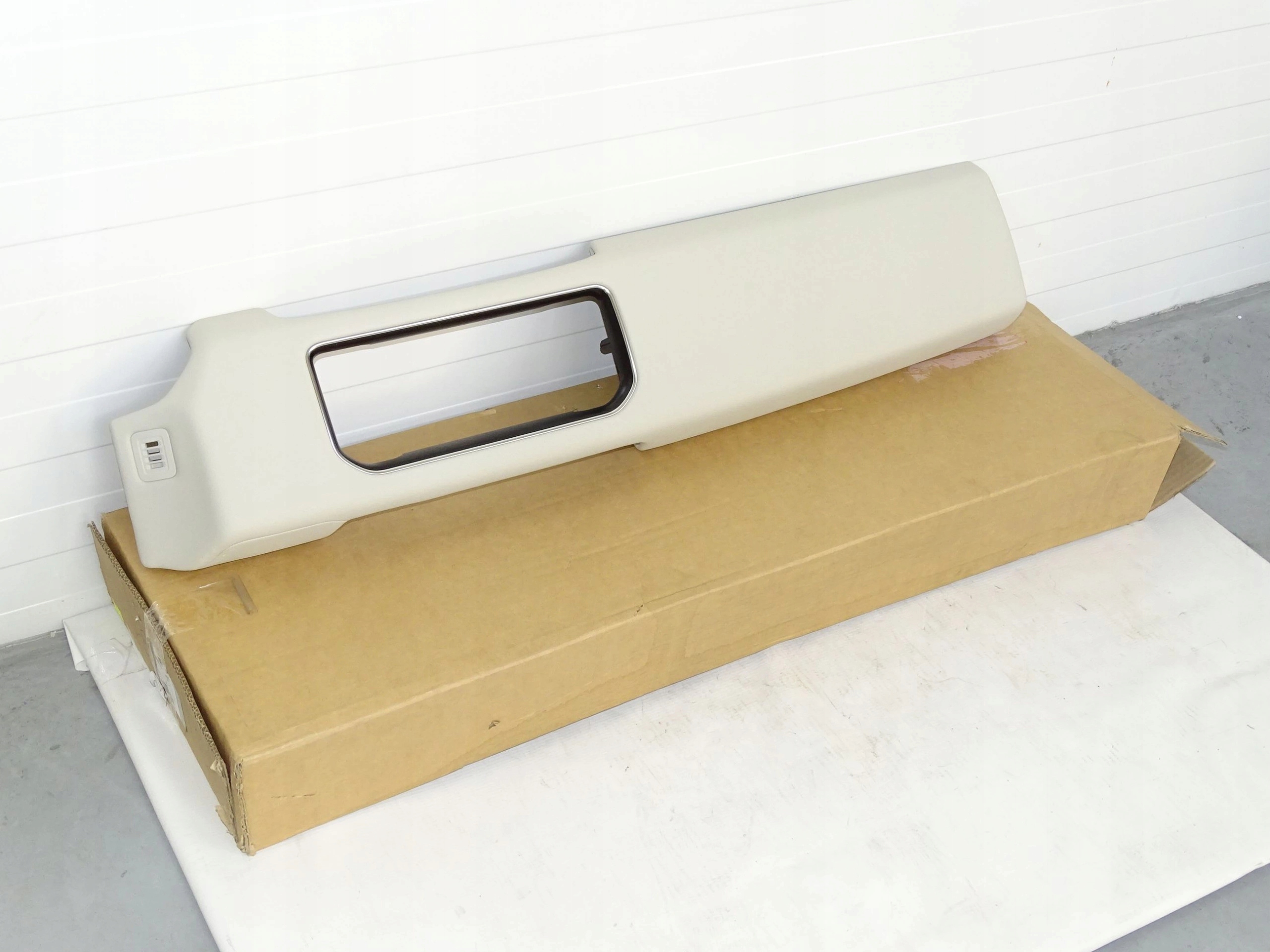 NOWA tapicerka deski skora navi RANGE ROVER SPORT Weight with packaging 1 kg