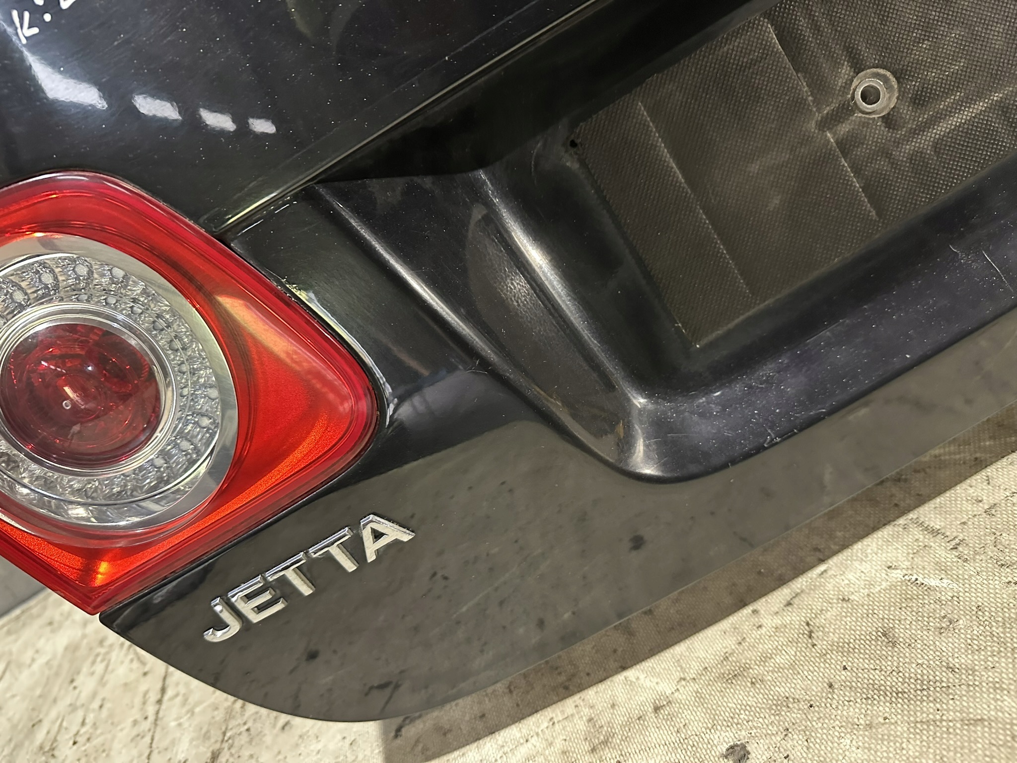 trunk door boot VOLKSWAGEN VW JETTA sedan LC9X