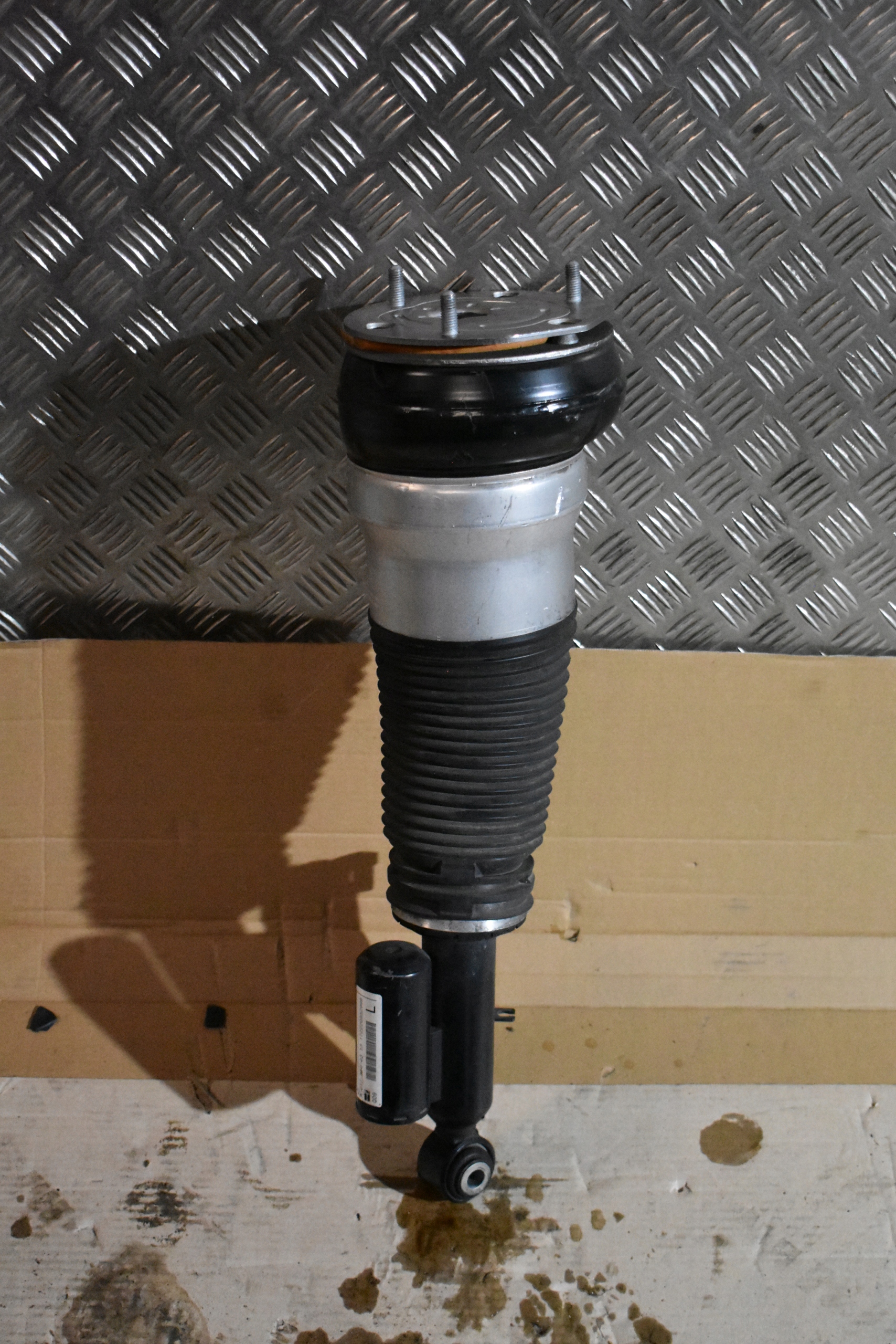 IDEALNY shock absorber rear left MERCEDES W217 CABRIO 1 9