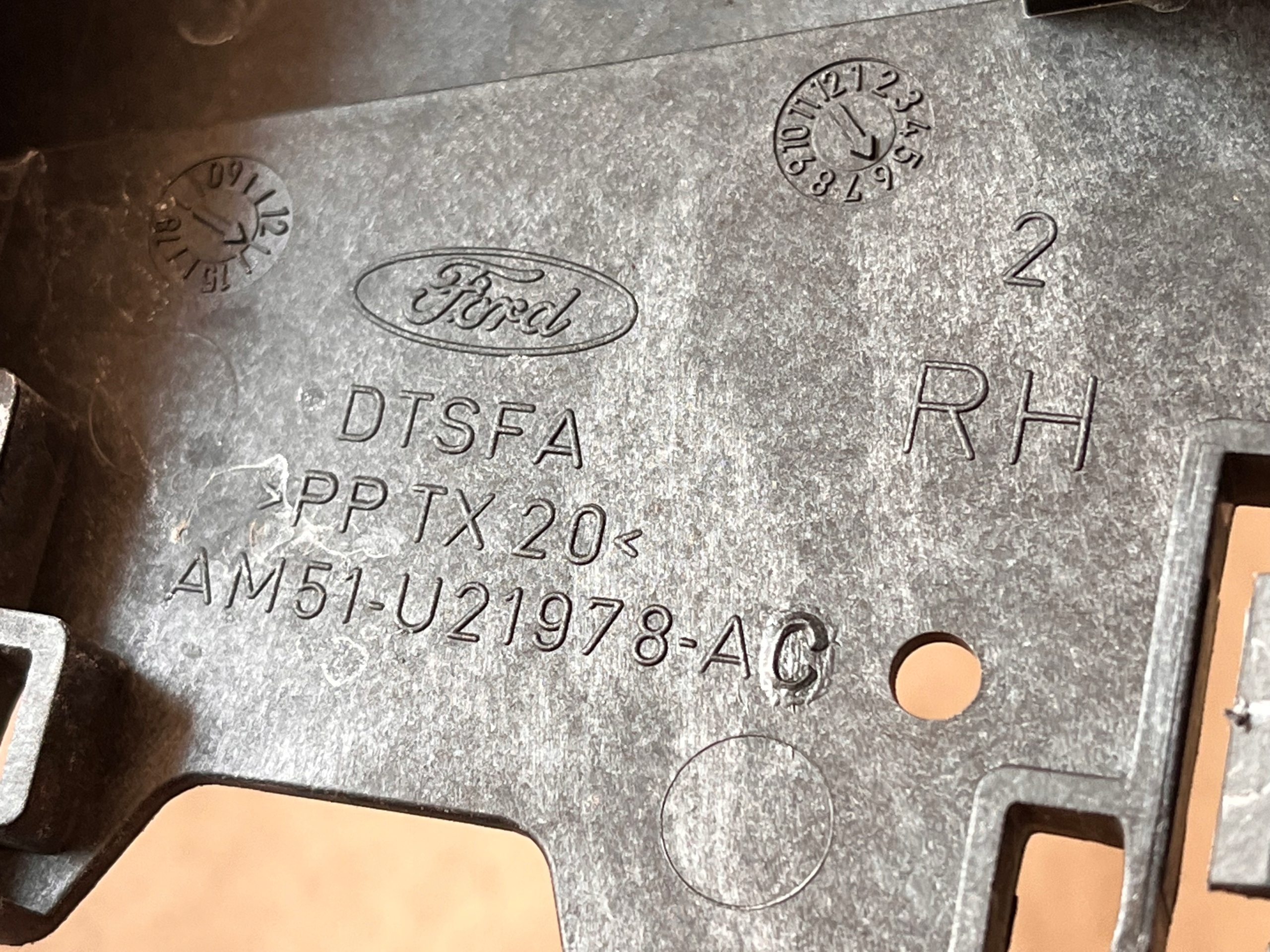 FORD C-MAX MK2 holder of a lock right front AM51-U21978-AC