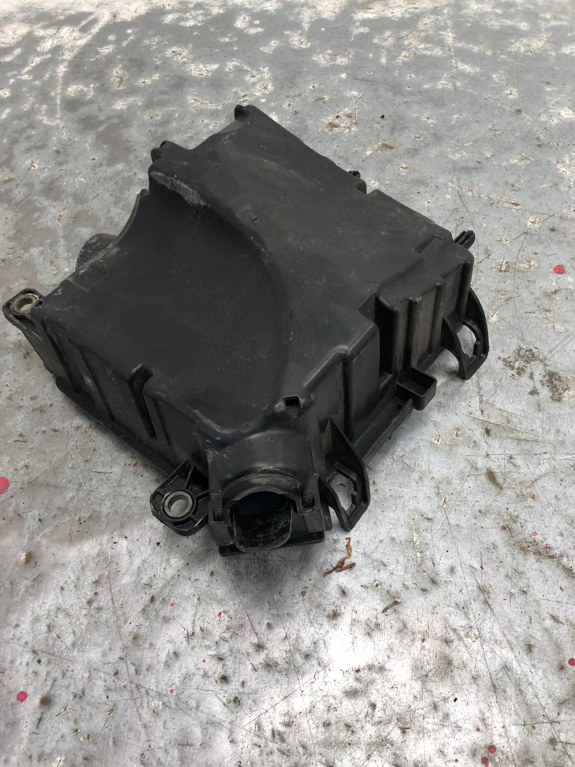 obal obalu pojistek RENAULT MEGANE III 284B10002R