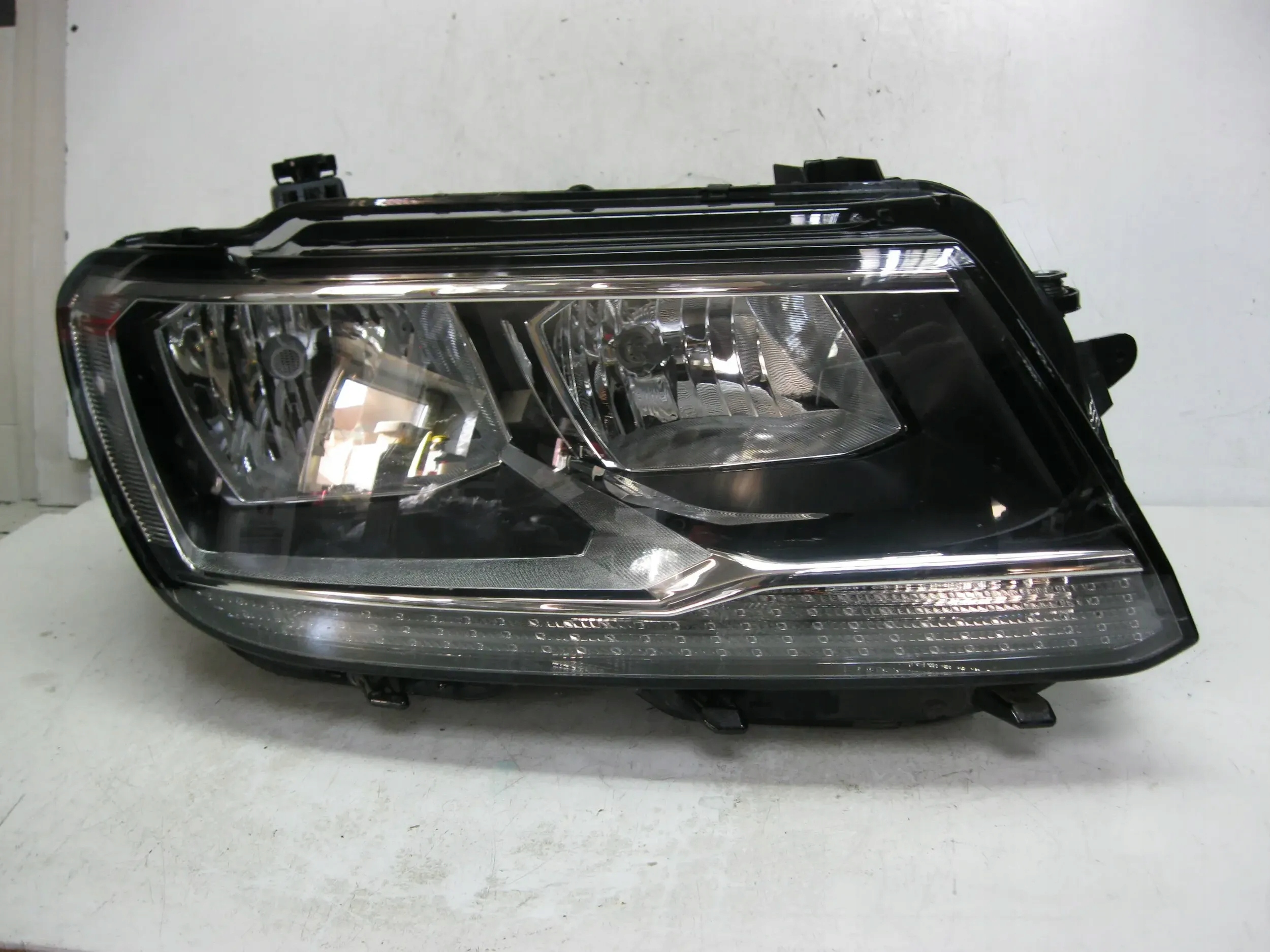light front front right 5NB941006B VW TIGUAN 2 II 16