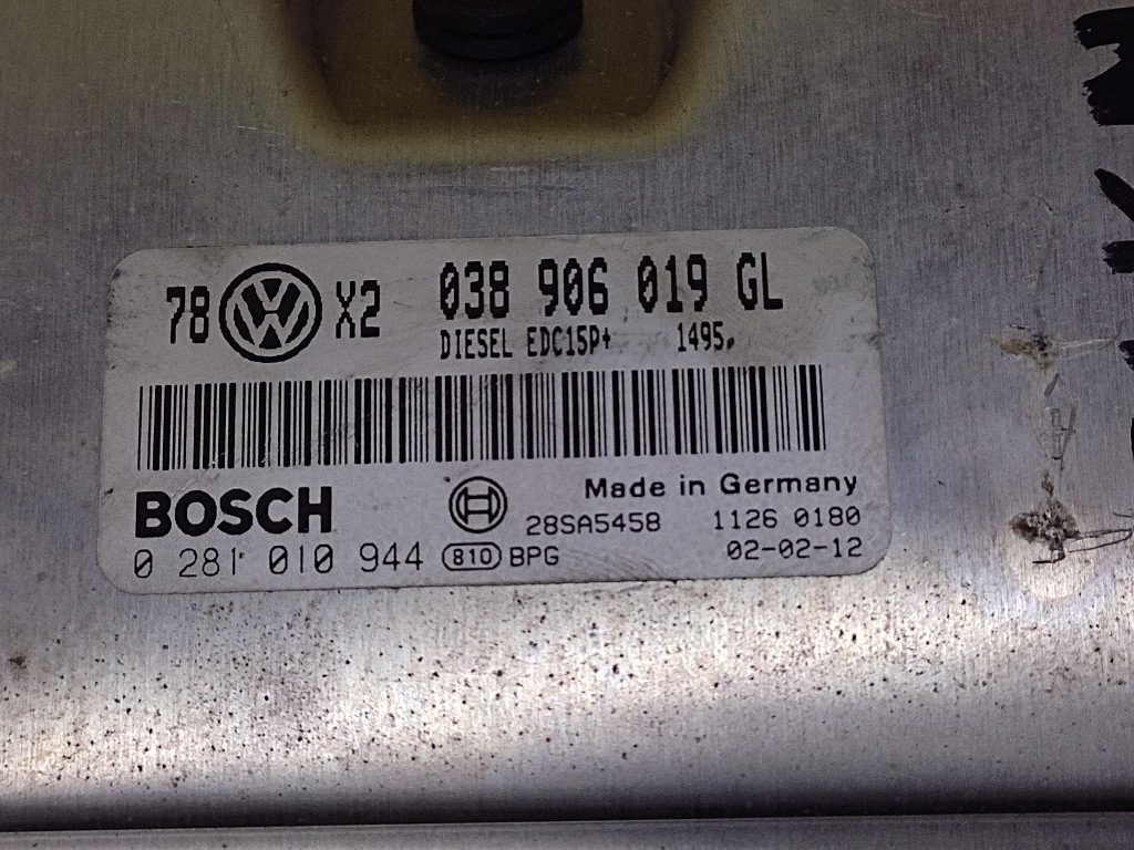 VW PASSAT B5 unité de commande électronique uce moteur 0281010944