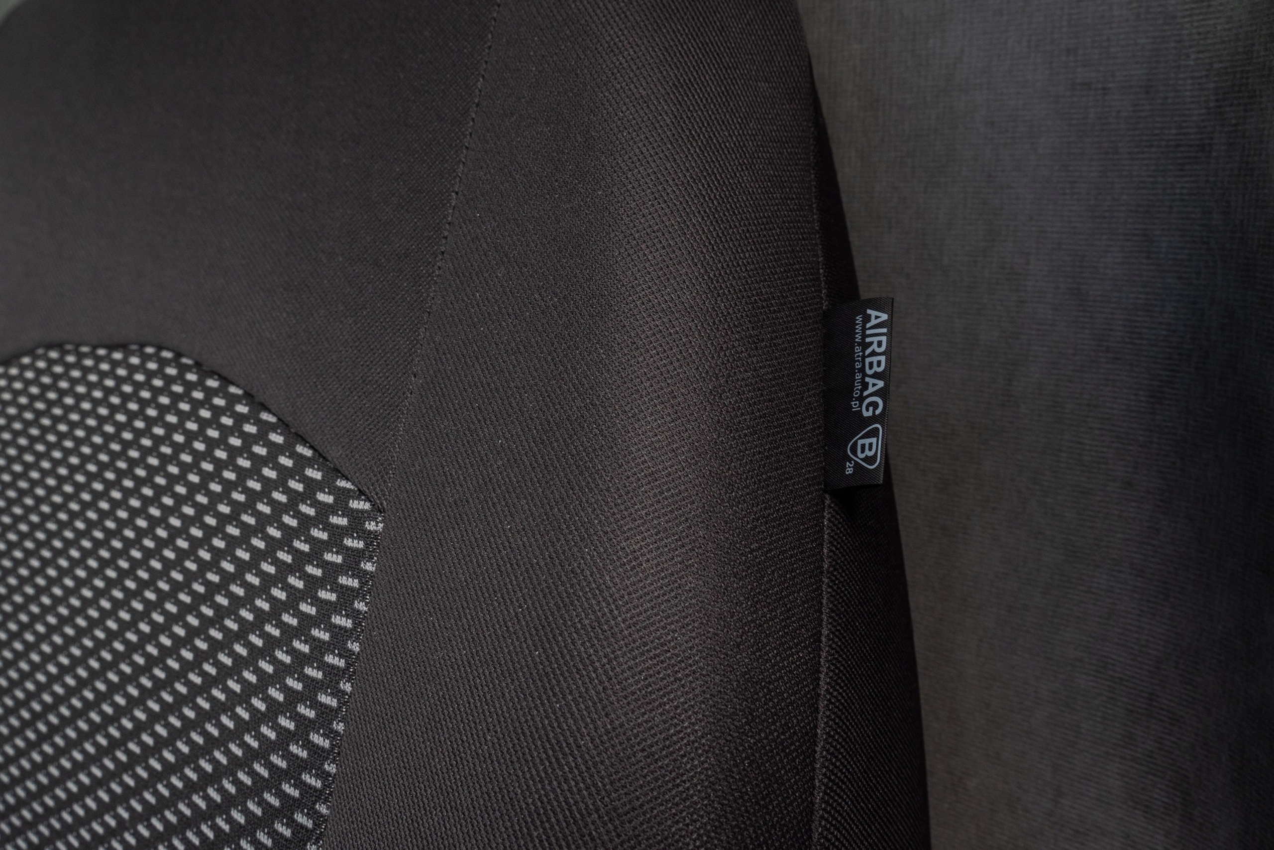 Pokrowce MIAROWE Renault Trafic 3 osoby 2001-2014 Przeznaczenie przednie fotele