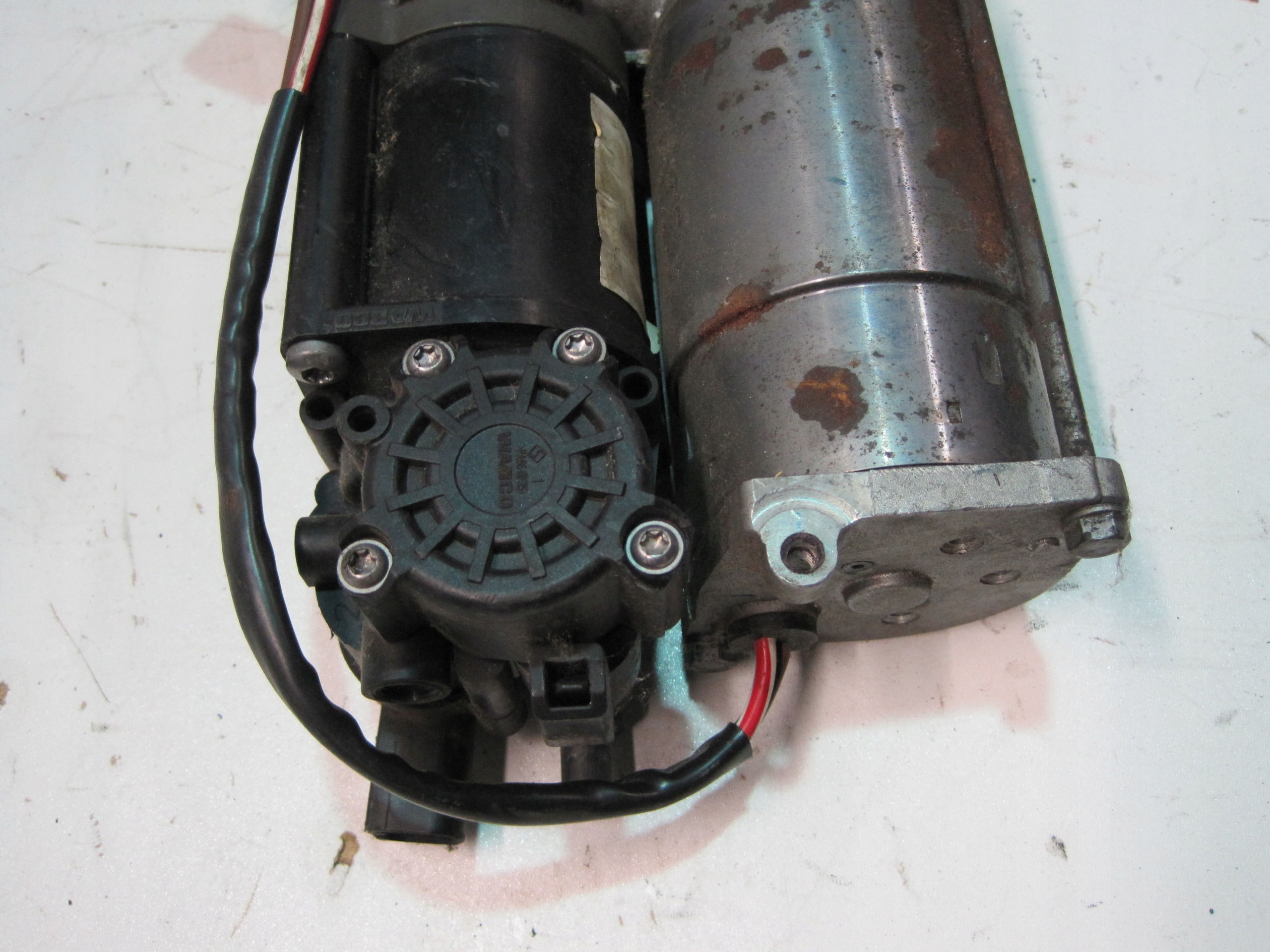 pump springing MERCEDES A2123200404