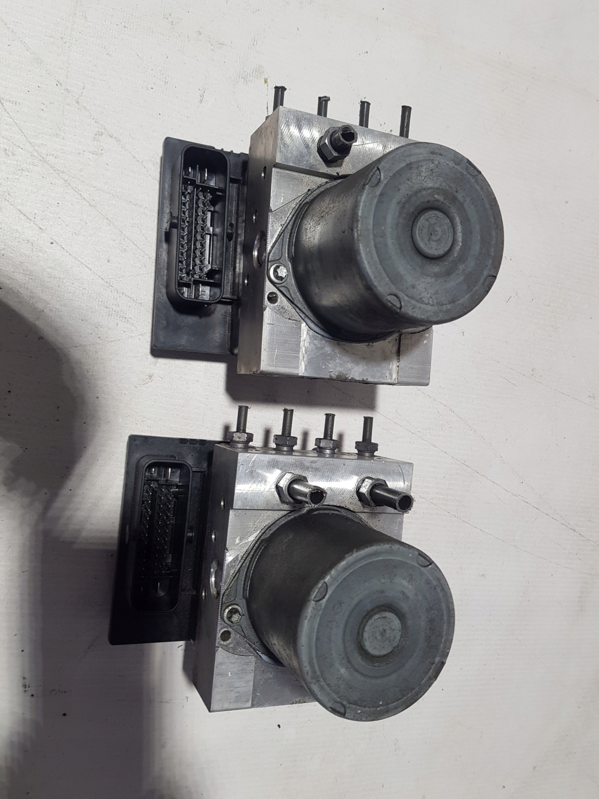 Pompa ABS MERCEDES W212 2124315512