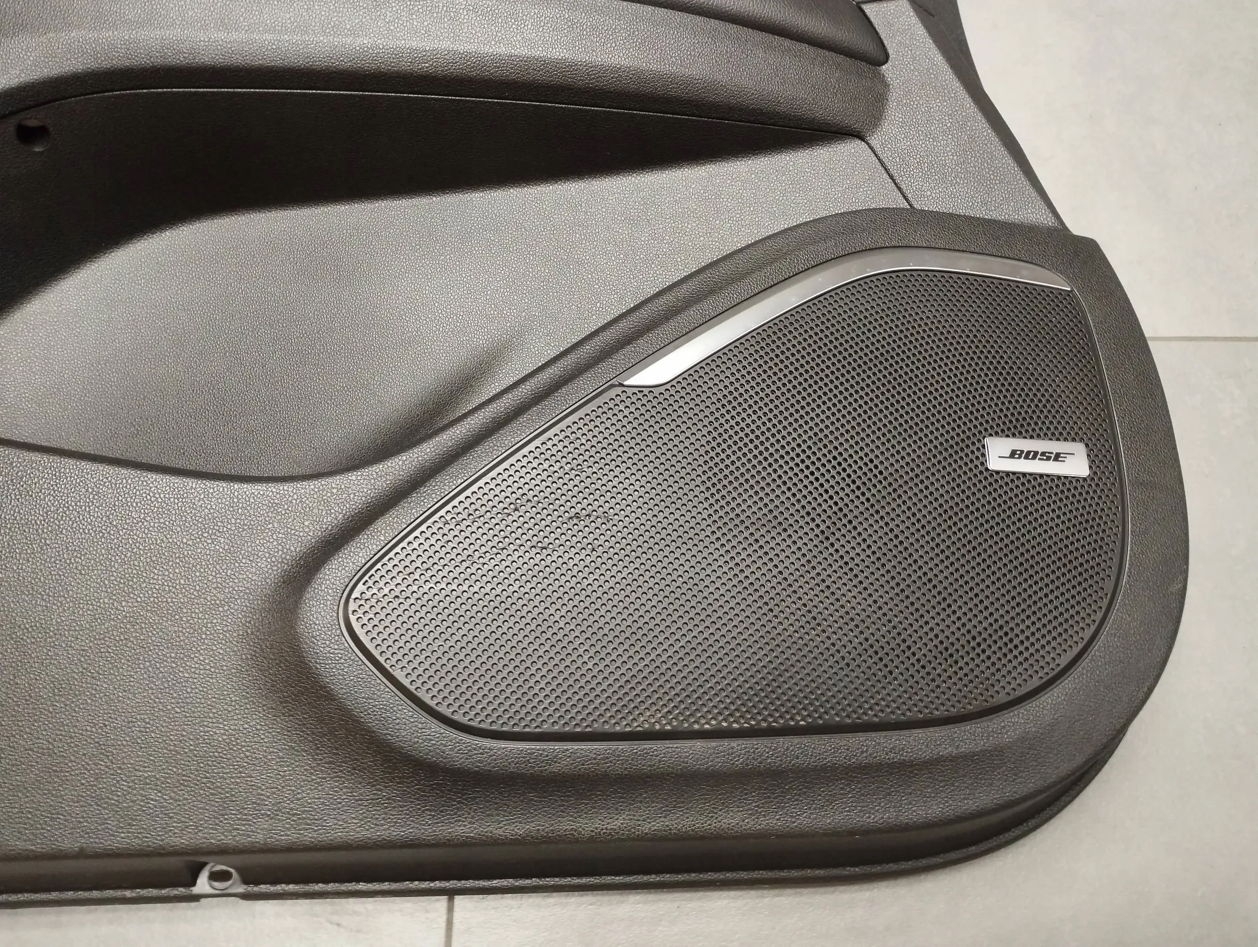 Renault Grand scenic IV side door left front 809012470R BOSE