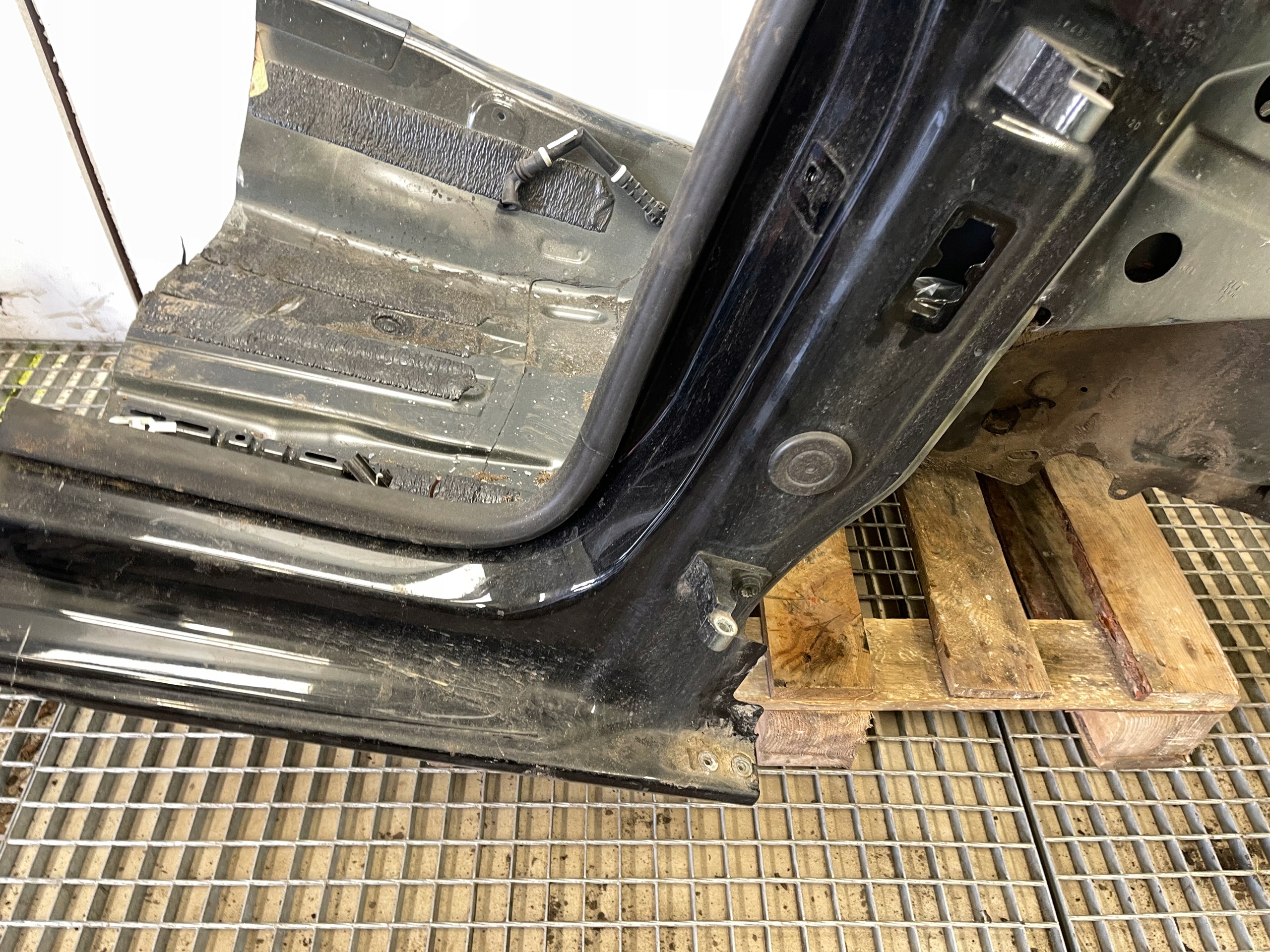 quarter SEAT LEON III 5F 2013-2020r. right front LZ9Y original