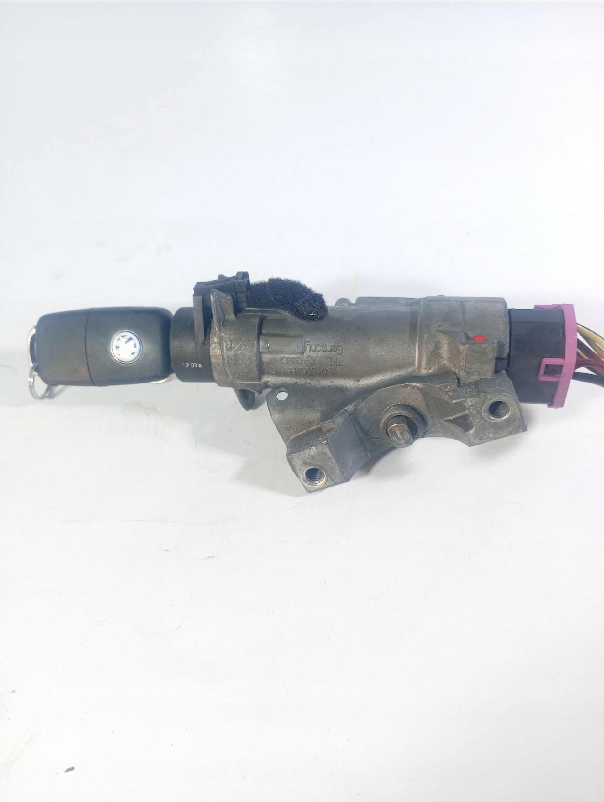 VW PASSAT B5 FL 00-05 ignition Z KLUCZYKIEM OE 4B0905851