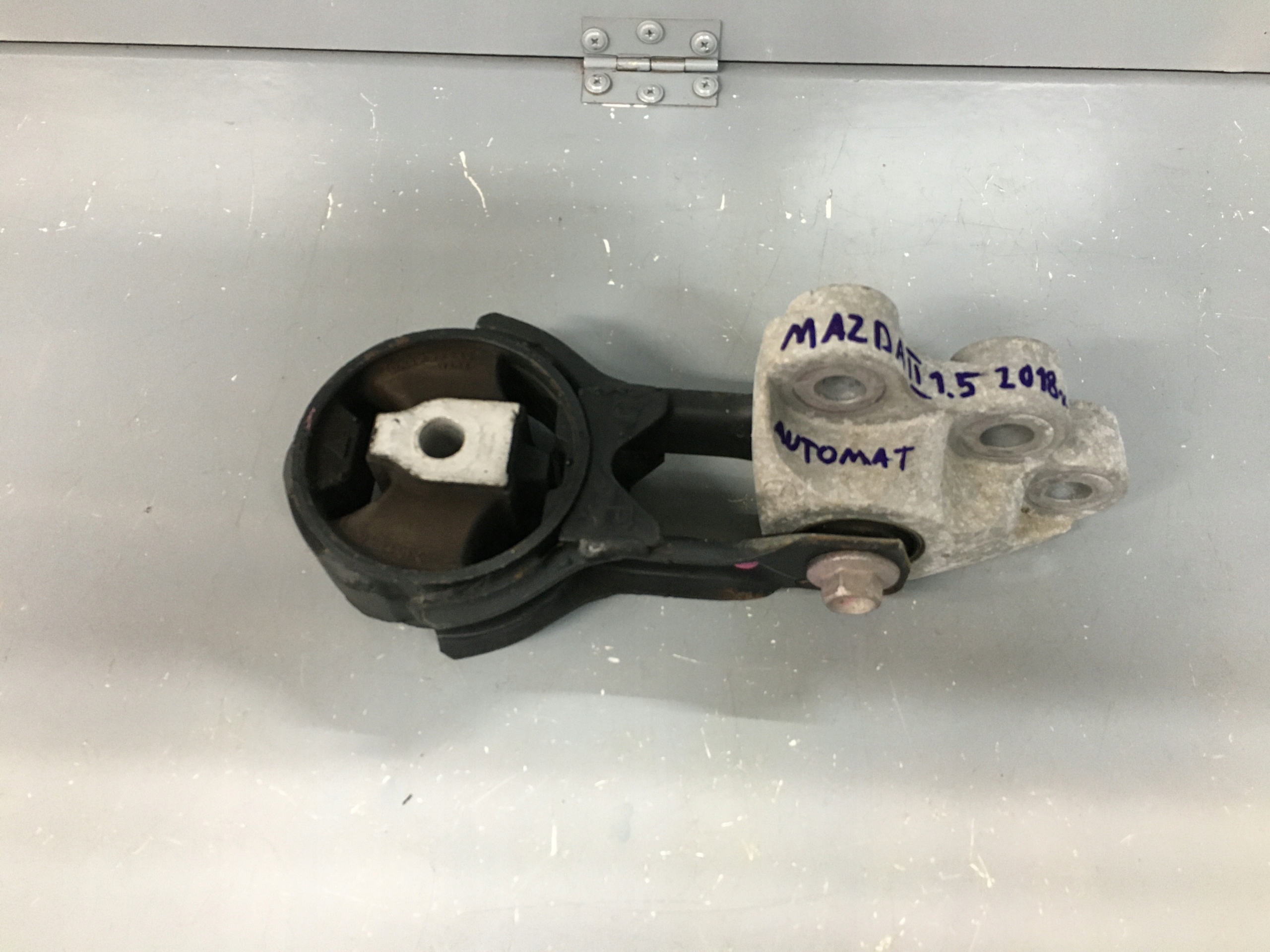 MAZDA 2 DJ 14- III PODUSZKA ŁAPA SILNIKA 1.5 TYLNA