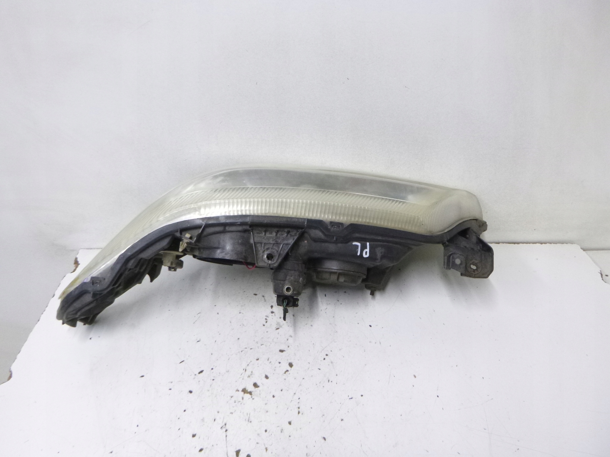 light front Renault Laguna II 2002r. 8200002845
