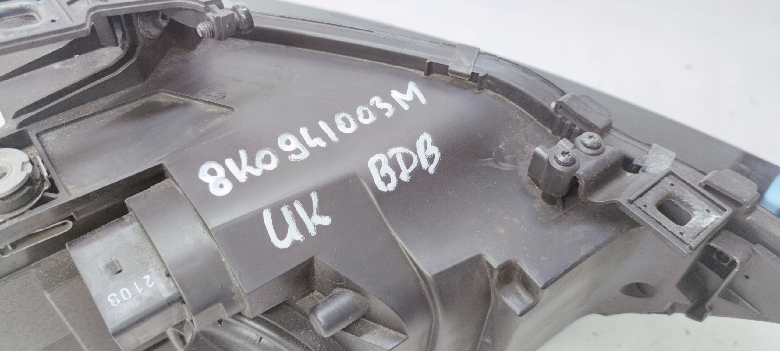 REFLEKTOR left AUDI A4 B8 LIFT UK 8K0941003M BDB