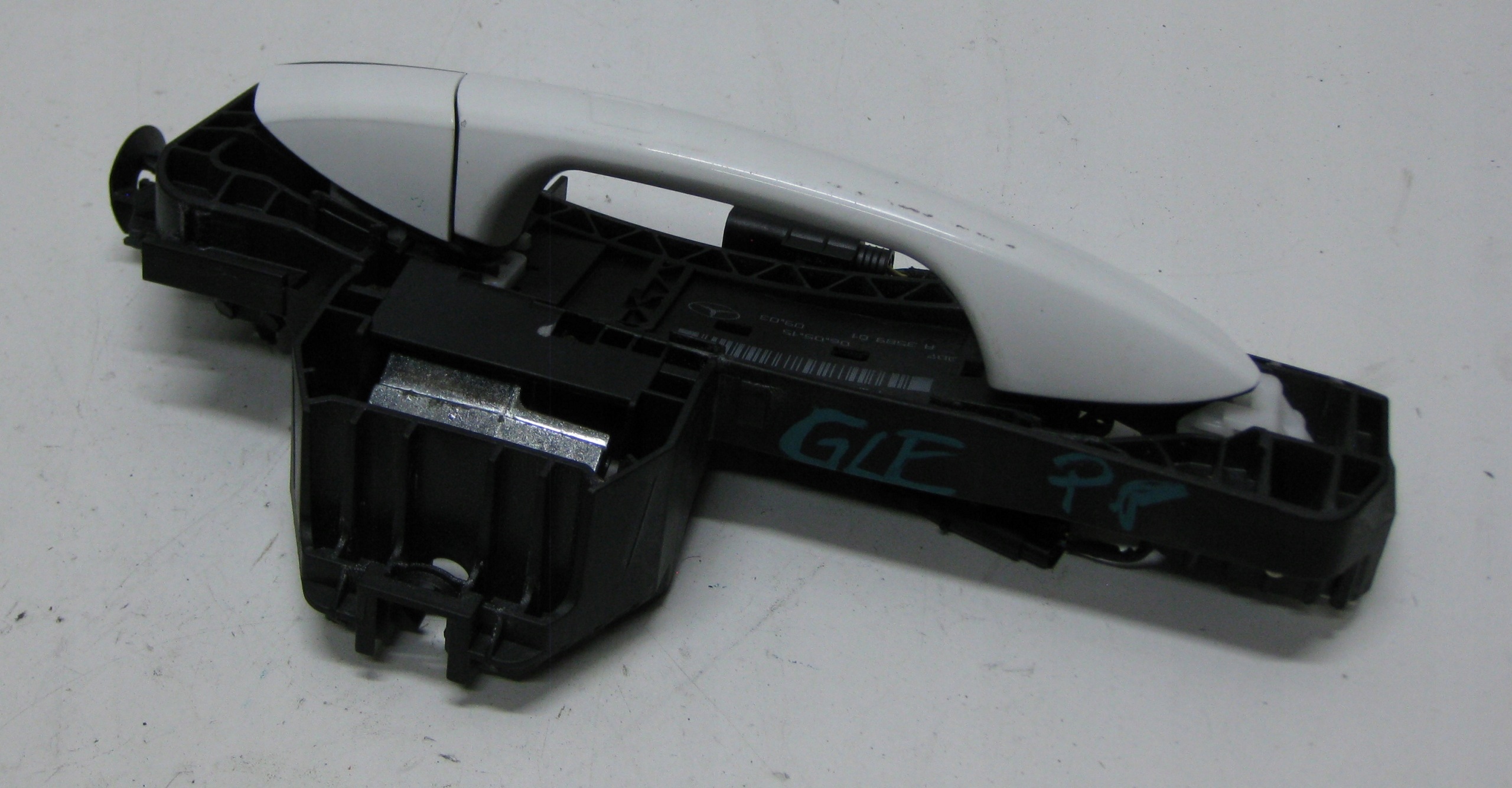 MERCEDES W212 LIFT E KLASA handle front right CHROM / BIALA A2047602434
