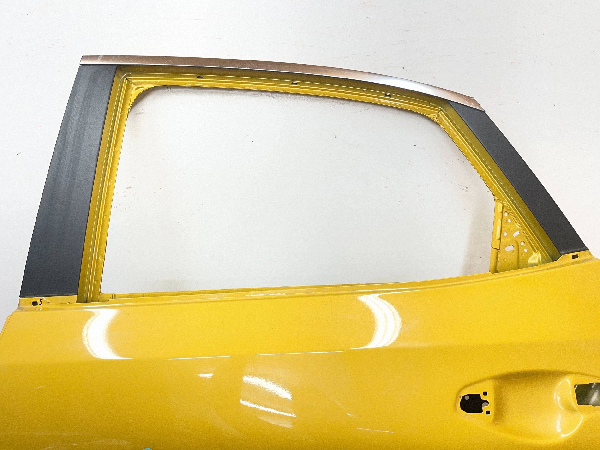 door rear part left rear. left KIA XCEED X-CEED