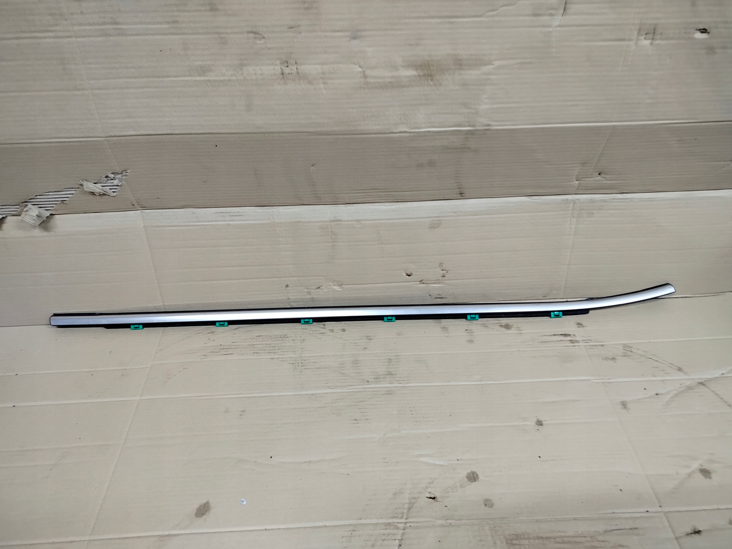 moulding dust door right front HYUNDAI I30 II 2012- CHROM