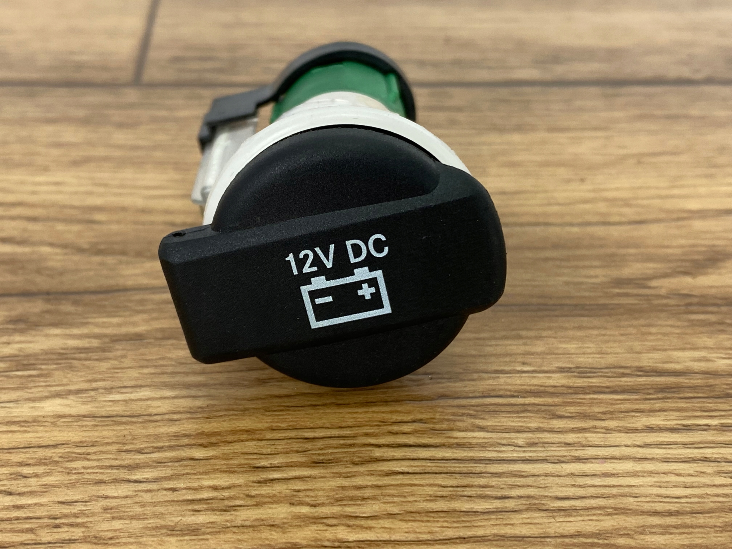 Adapter, Stecker 12V vorne Dodge Challenger 2015+ USA