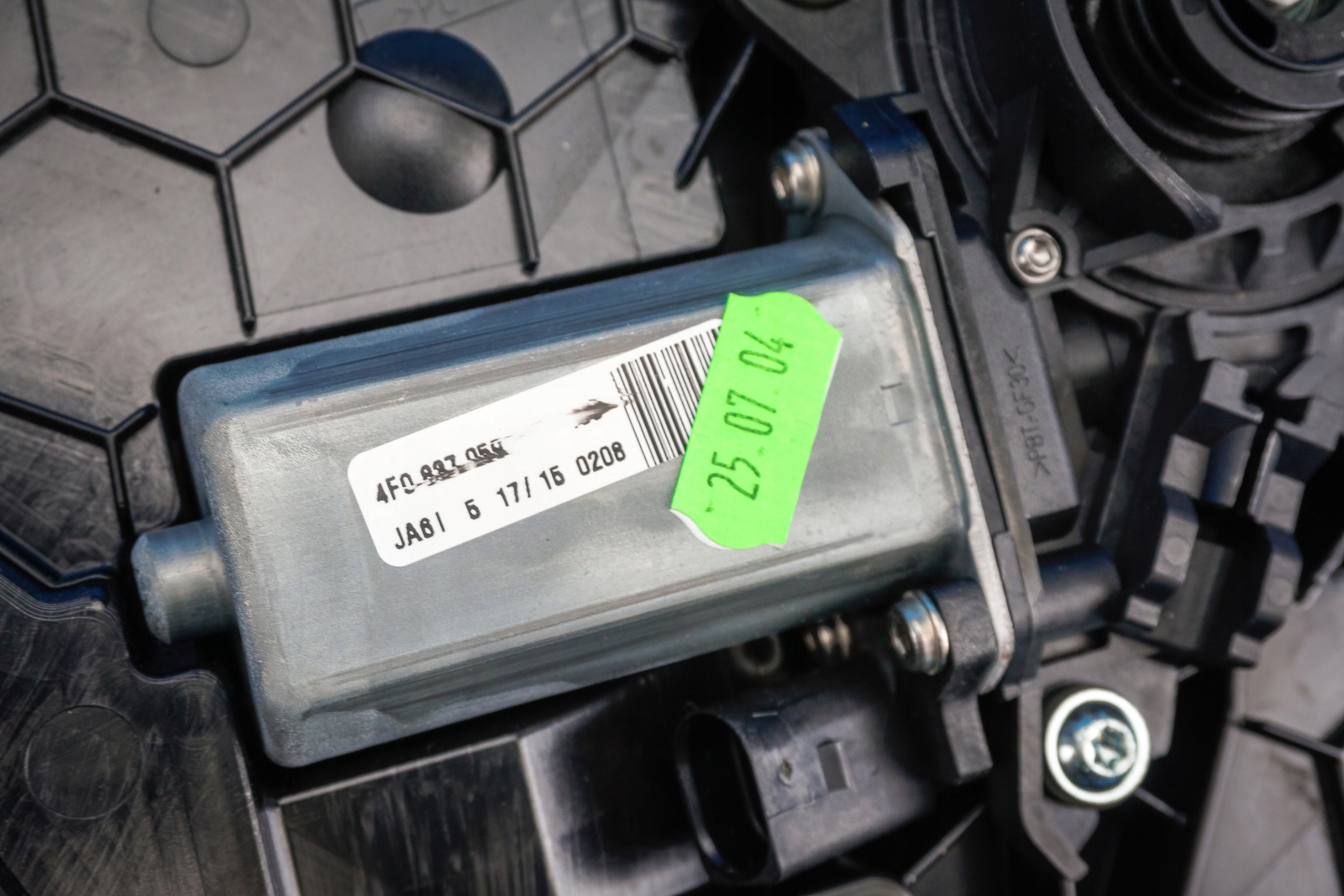 engine dociagu door Audi A6 A7 A8 S8 4H 4F0837059