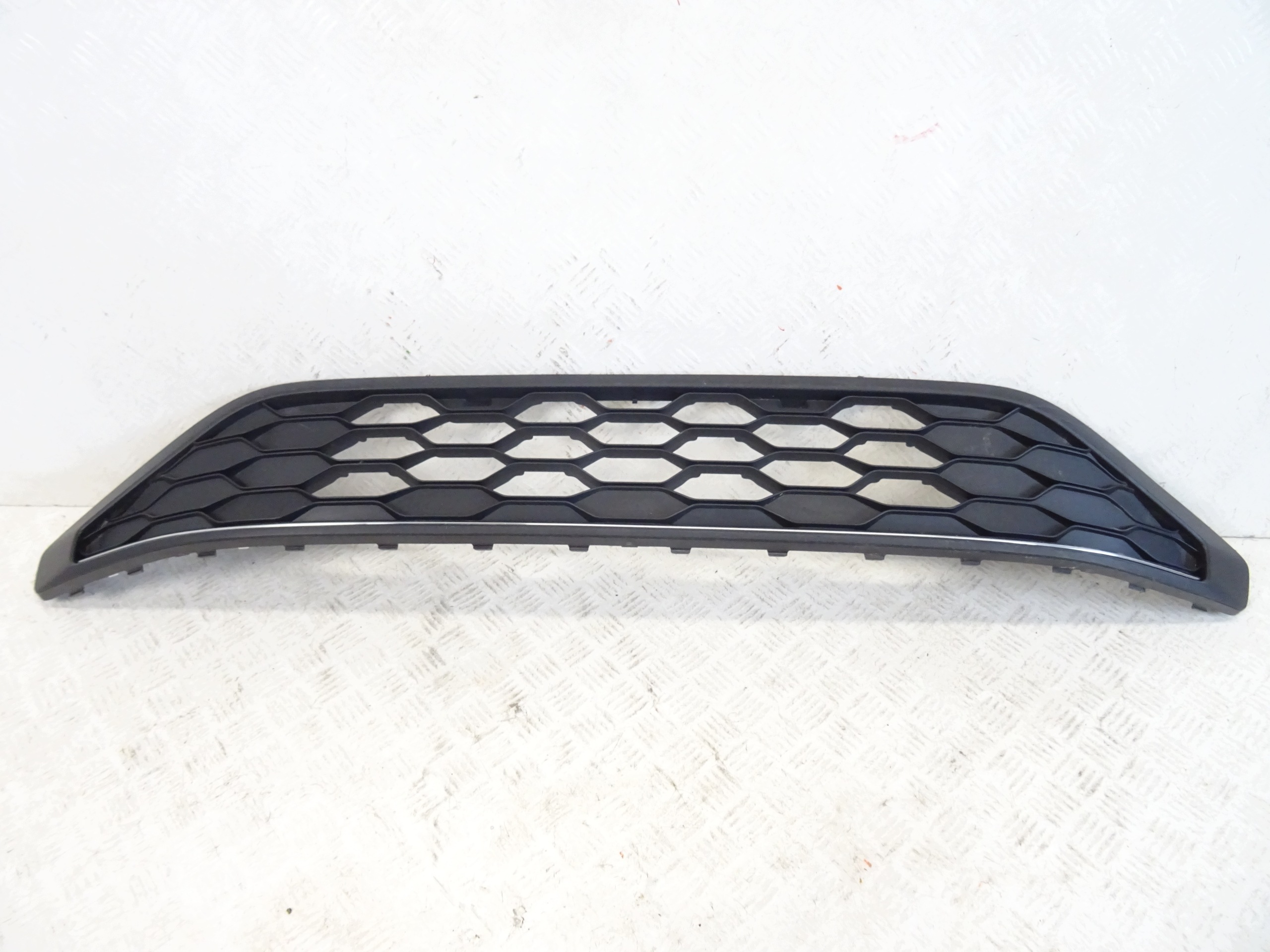 grid of a bumper front front VOLKSWAGEN TAIGO 2G7853677