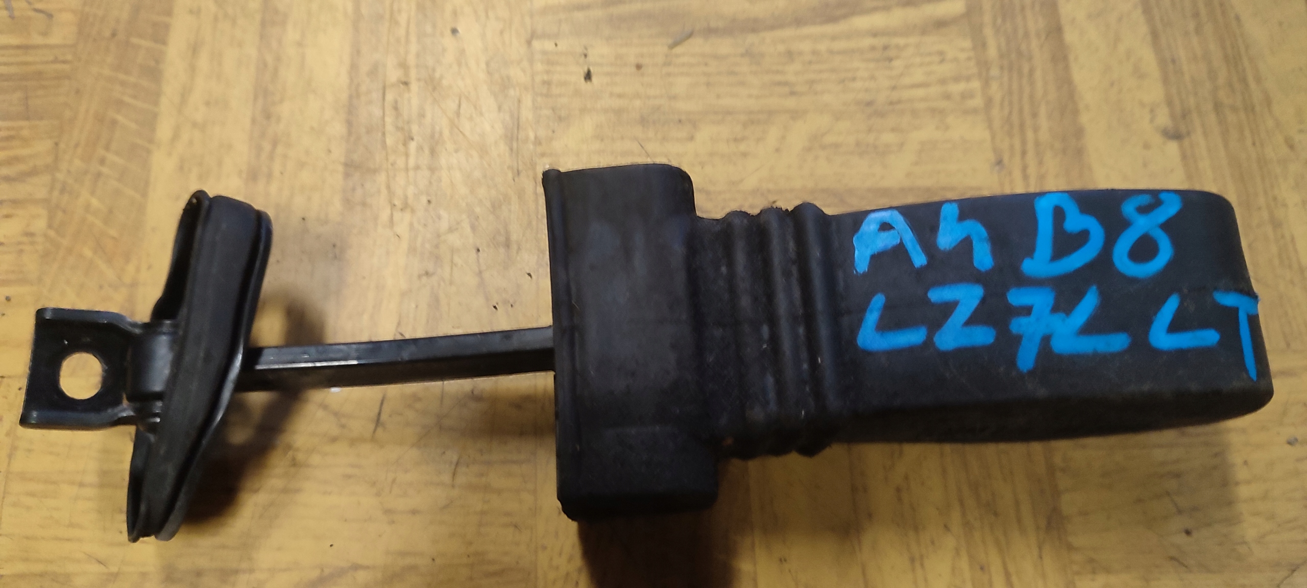 AUDI OE A4 B8 limiter door left rear part LZ7L 8K0839267B