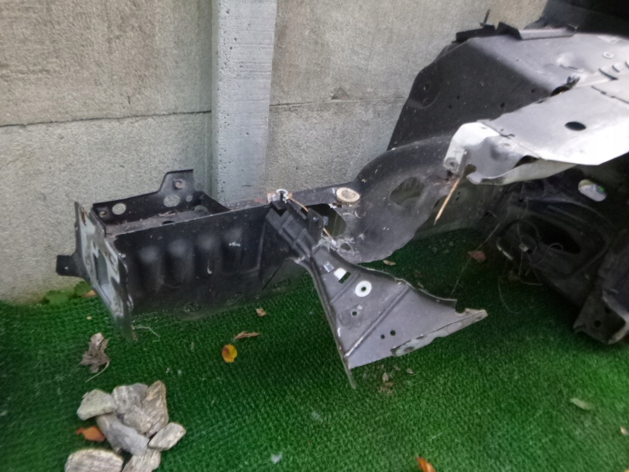 JAGUAR XF 08-15 quarter left FARTUCH front