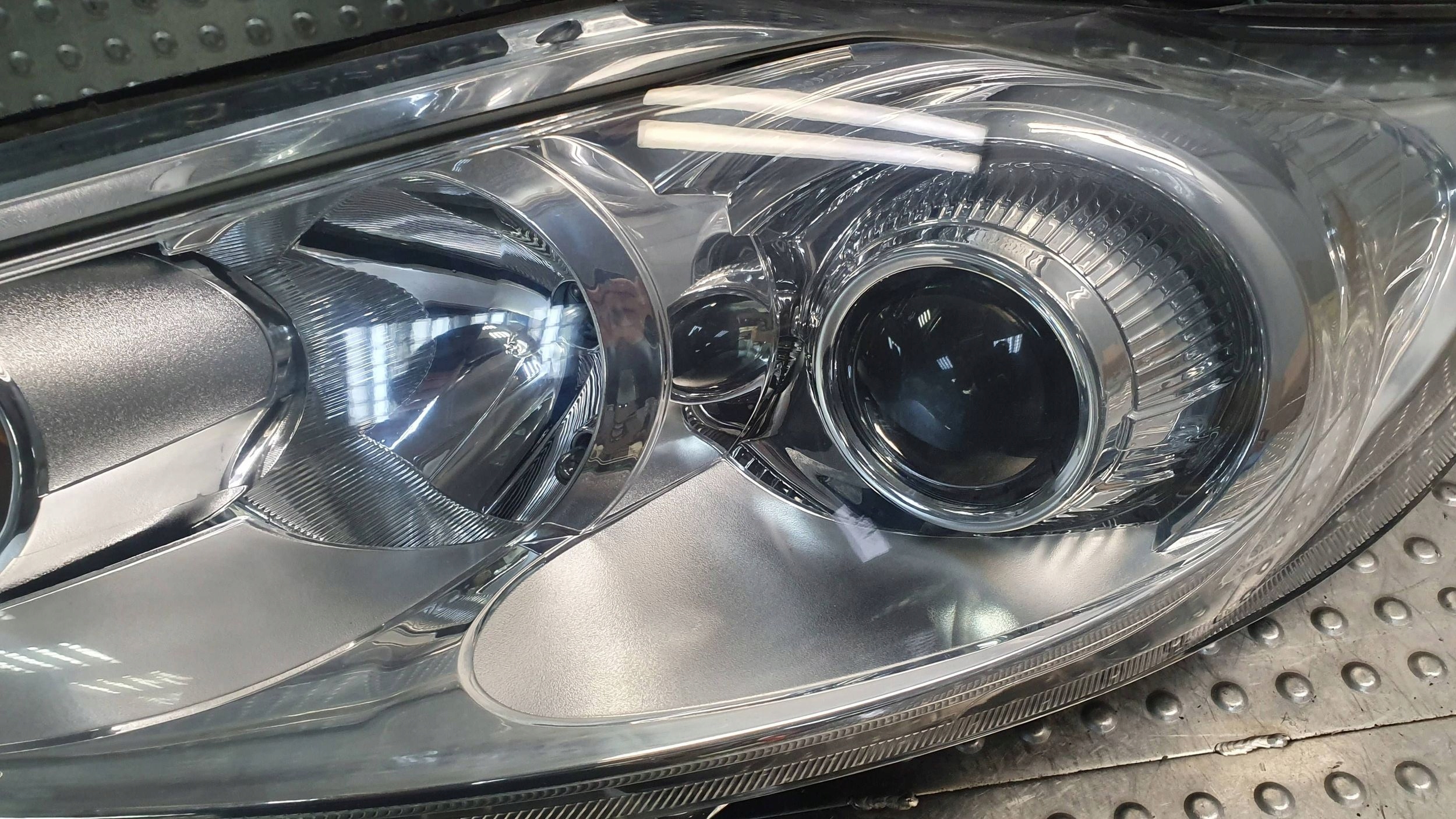 light front left FORD FIESTA MK7 lens 08
