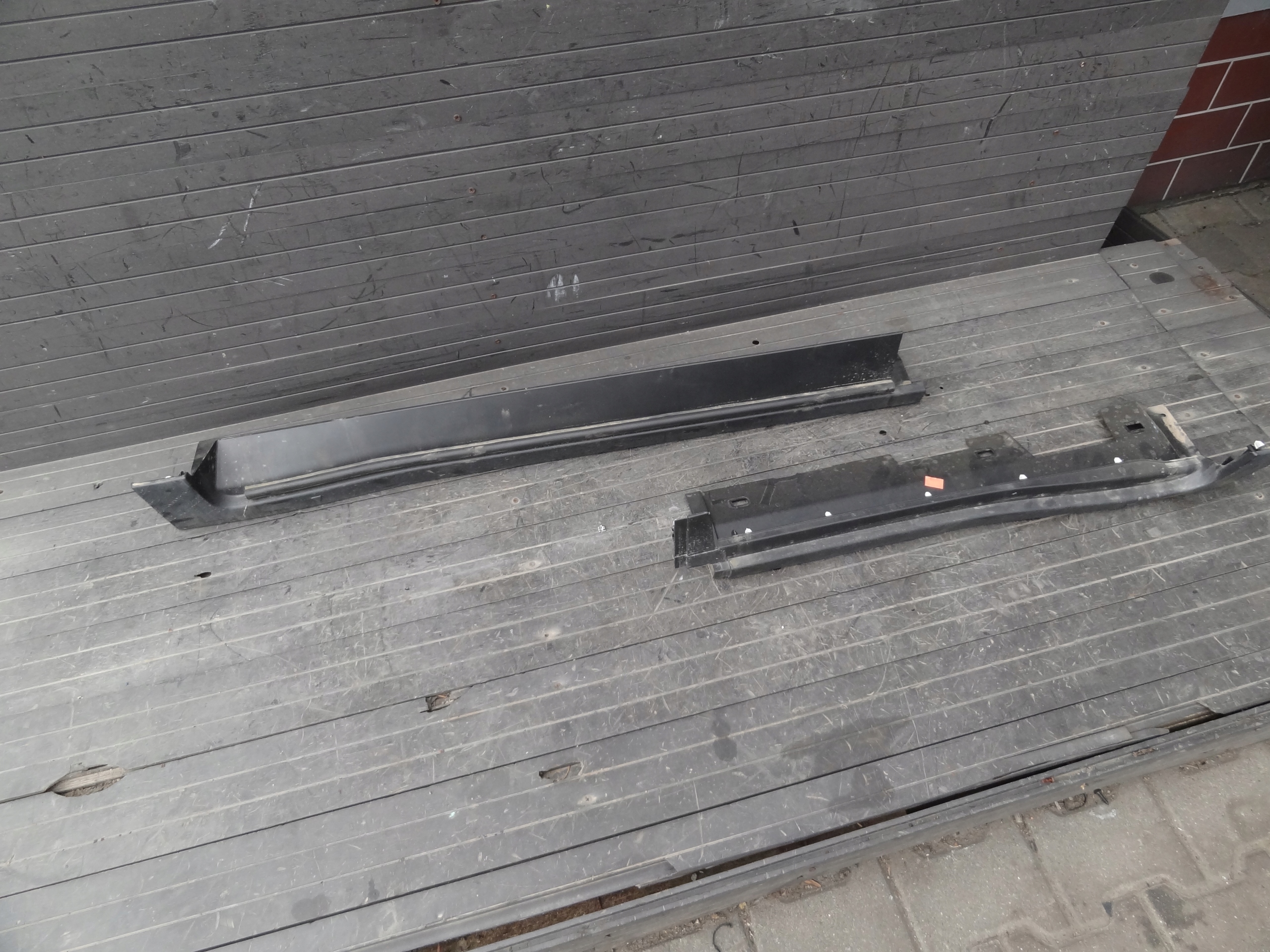 FORD TRANSIT COURIER III MK3 2024 LISTWA PROGOWA PROGU LEWA ORYGINAL