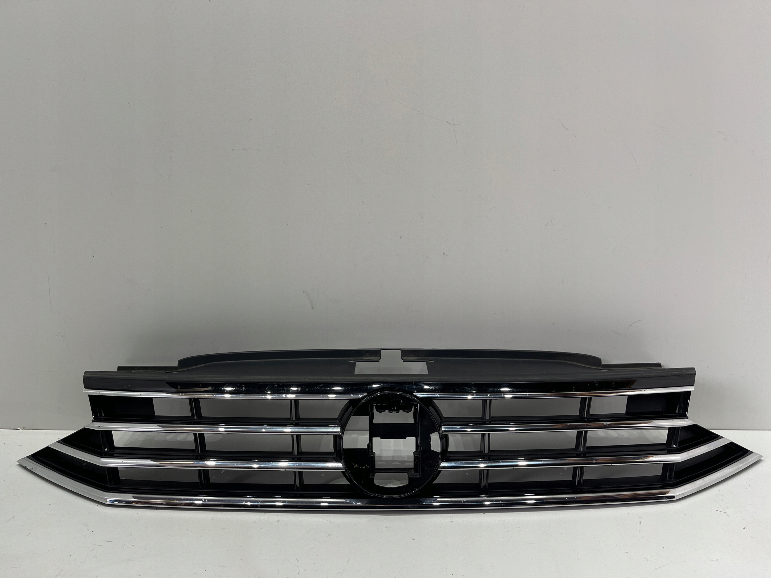 VW Passat B8 Kühlergrill FRONTGRILL Kühlergitter 3G0853651 - Thumbnail 1