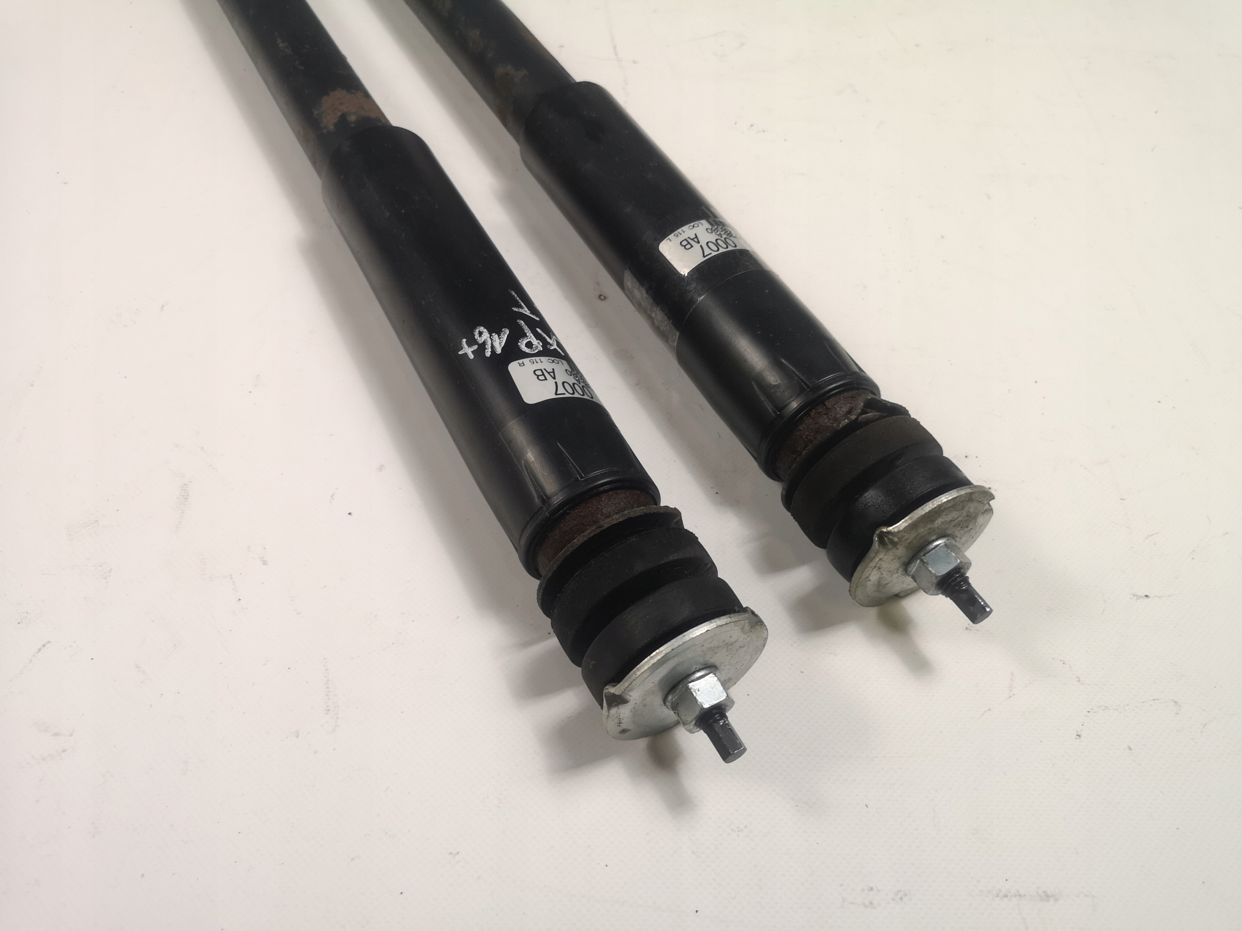 shock absorbers rear part rear Ford Explorer 4x4 2016