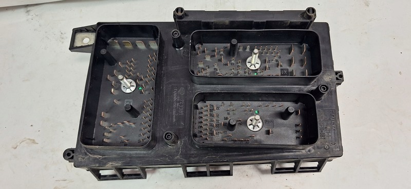 Module fusibles OPEL ASTRA H 13191132FJ