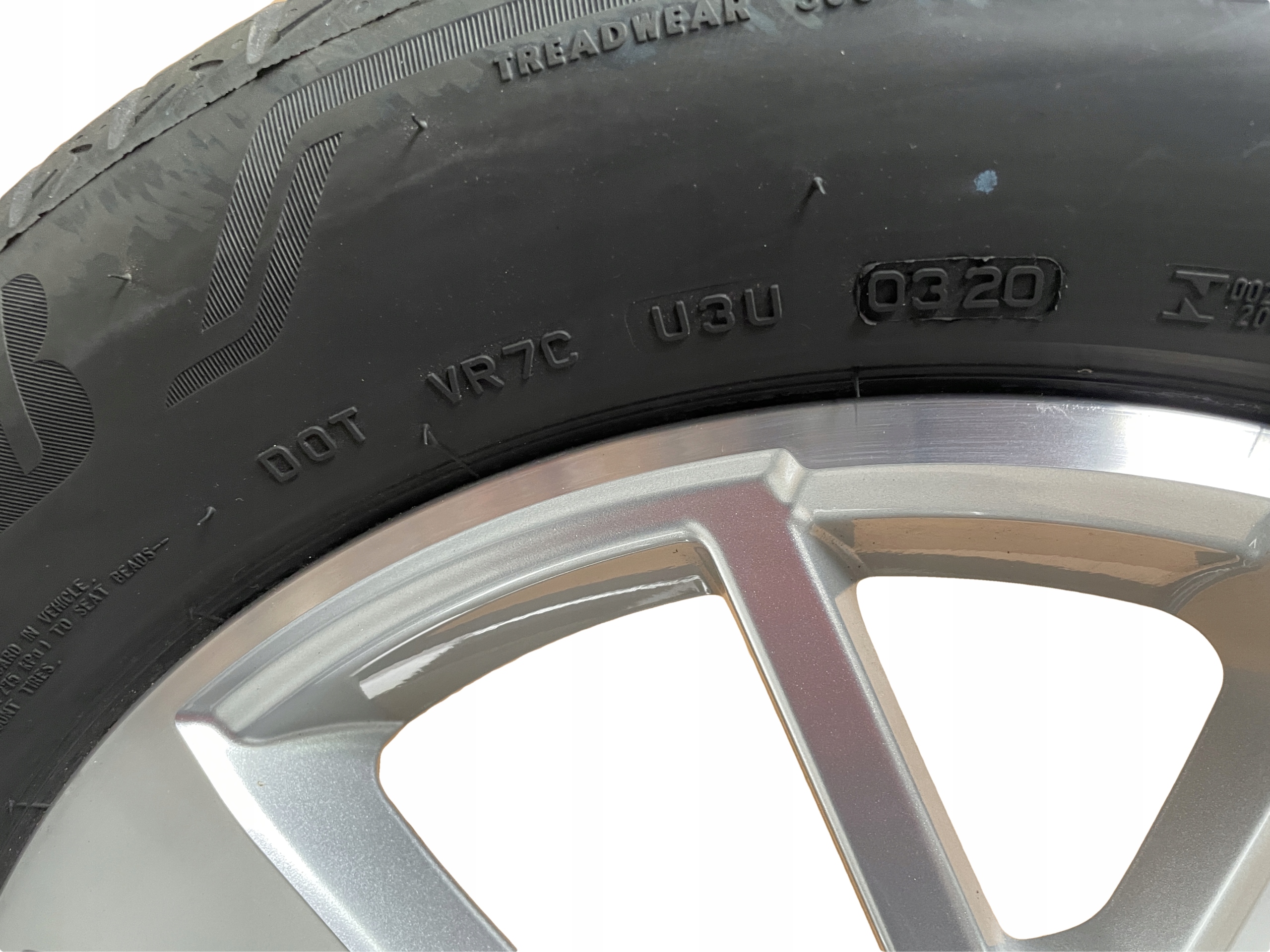 AUDI Q3 83A wheels discs 235/55R18 BRIDGESTONE