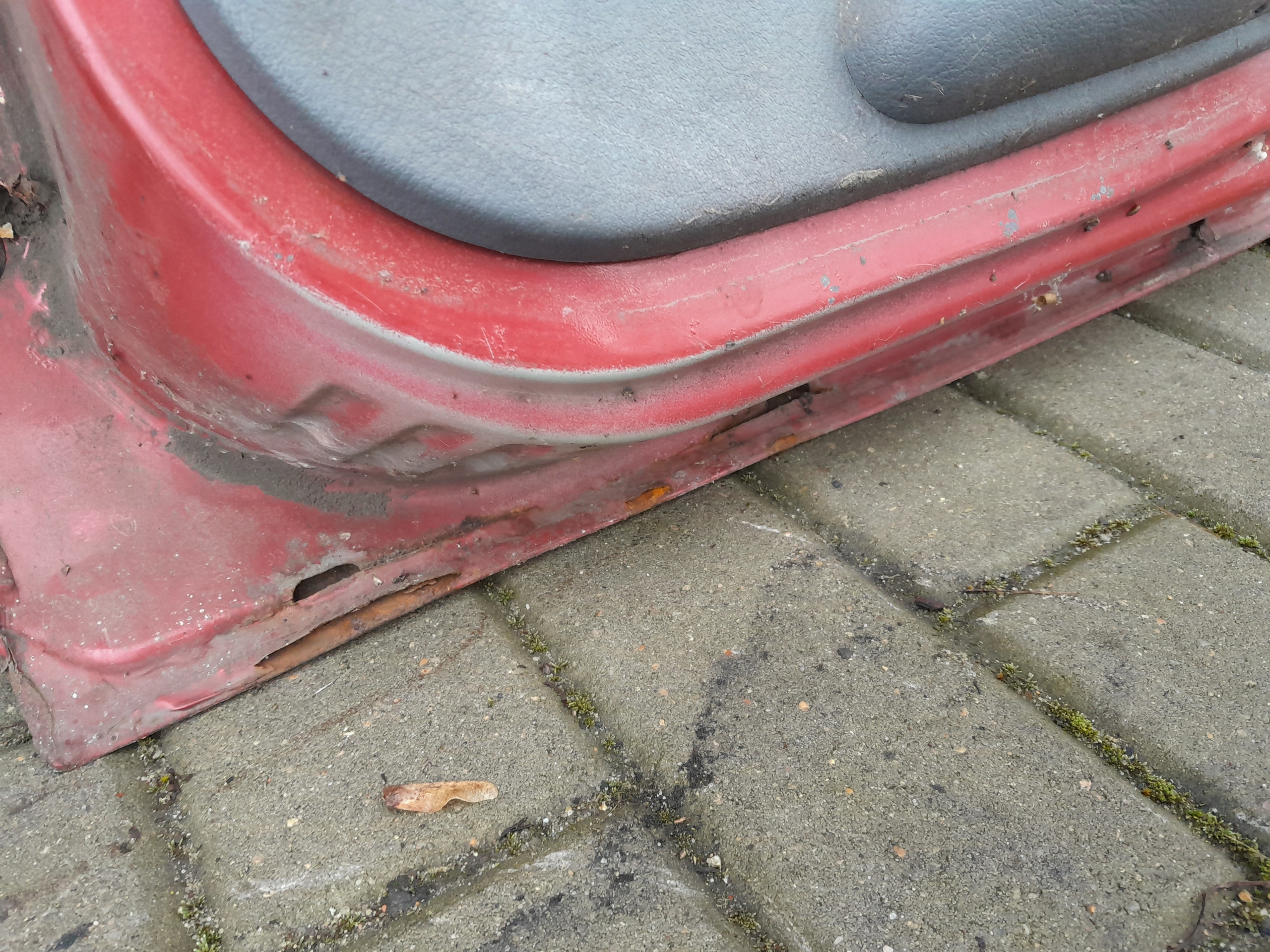 DRZWI PRAWY TYŁ KPL. RENAULT MEGANE I SEDAN Producent części Renault OE