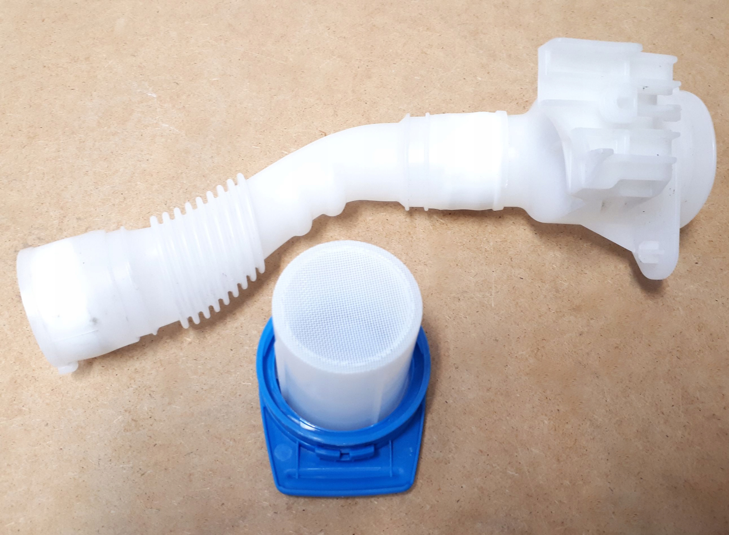 KOREK + RURKA ZBIORNIKA SPRYSKIWACZY ORG VW GOLF 7