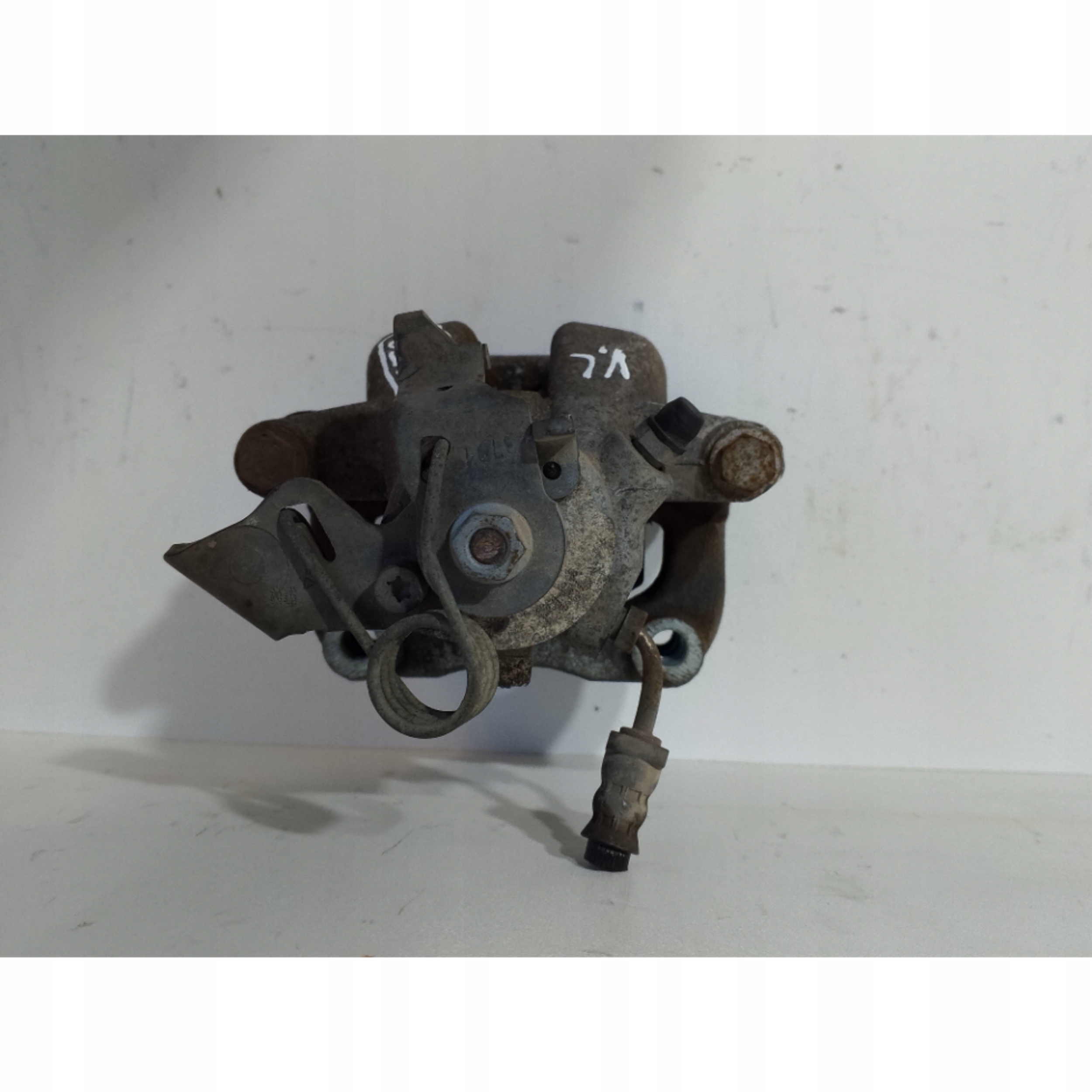 Peugeot 208 2008 caliper brake rear left (B252)
