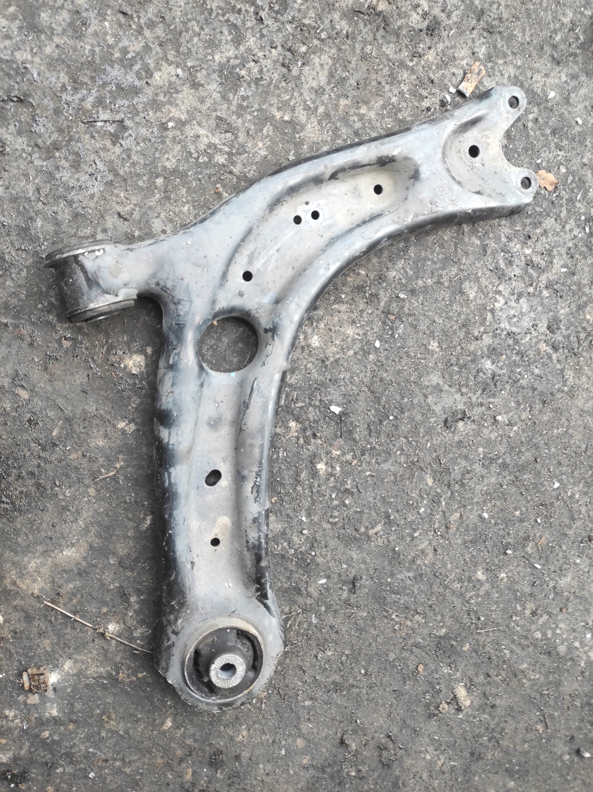 SKODA KAROQ arm right front 3Q0407154D