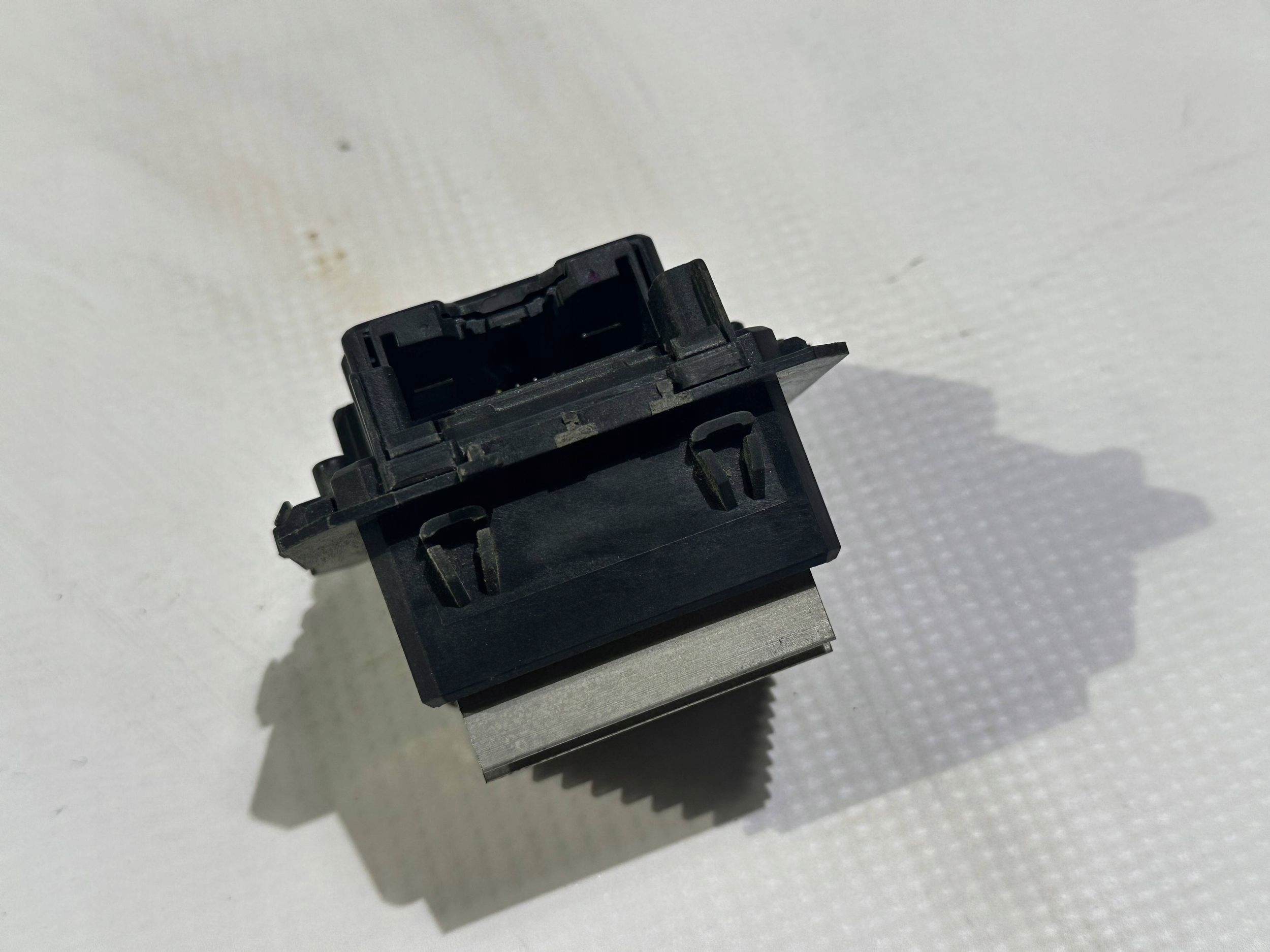 resistor, rheostat, regulator heater fan resistor Ford Explorer 2020+