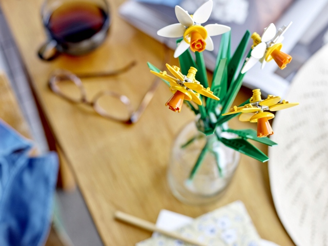 LEGO ICONS PIĘKNE 4 KWIATY ZWIASTUJĄCE WIOSNE ŻONKILE WSPANIAŁY PREZENT HIT Stan opakowania oryginalne