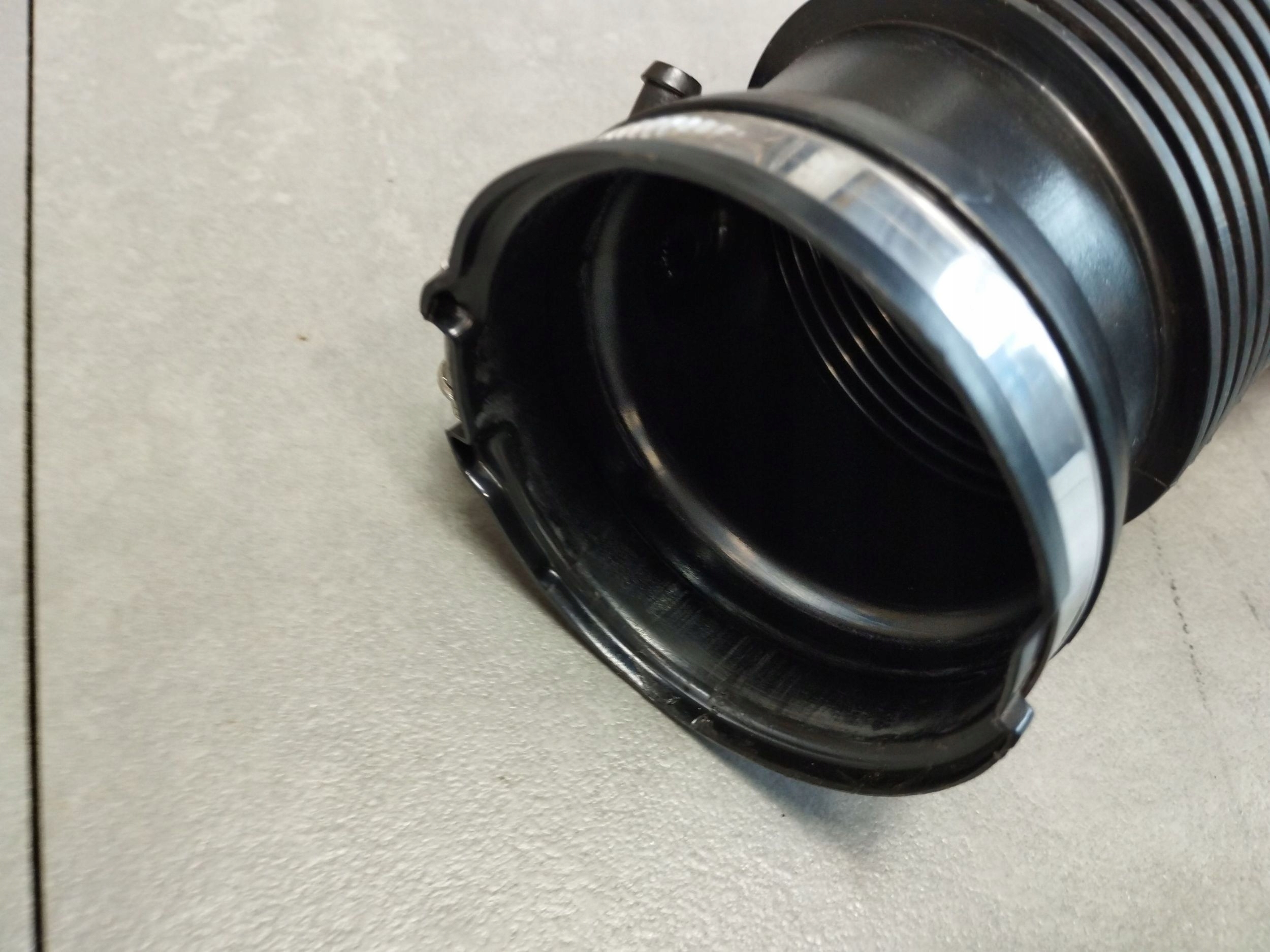 Audi A4 S4 B9 2017 Schlauch SSACY 06L129629
