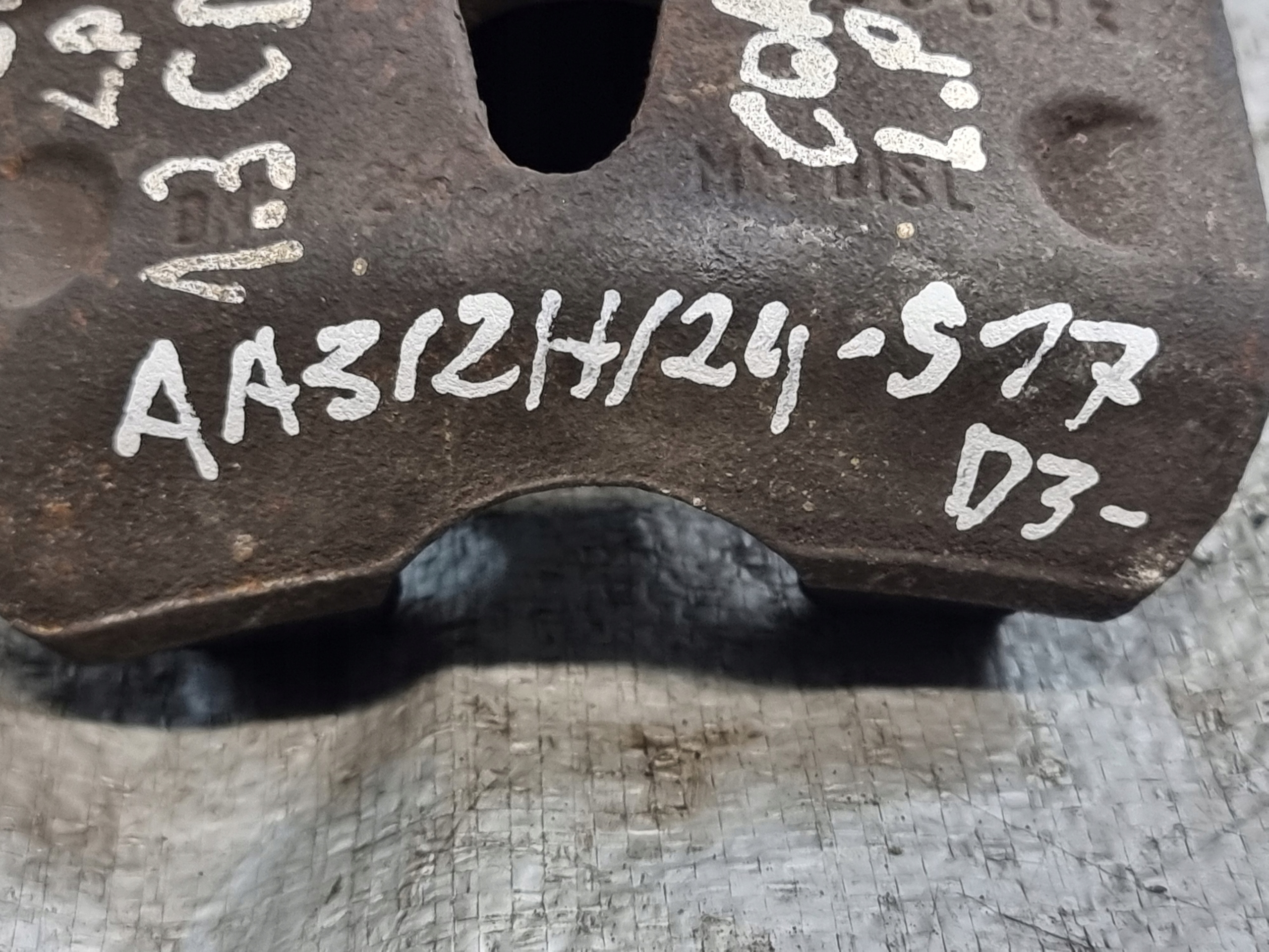 caliper brake left front OPEL CORSA C 1.3 CDTI