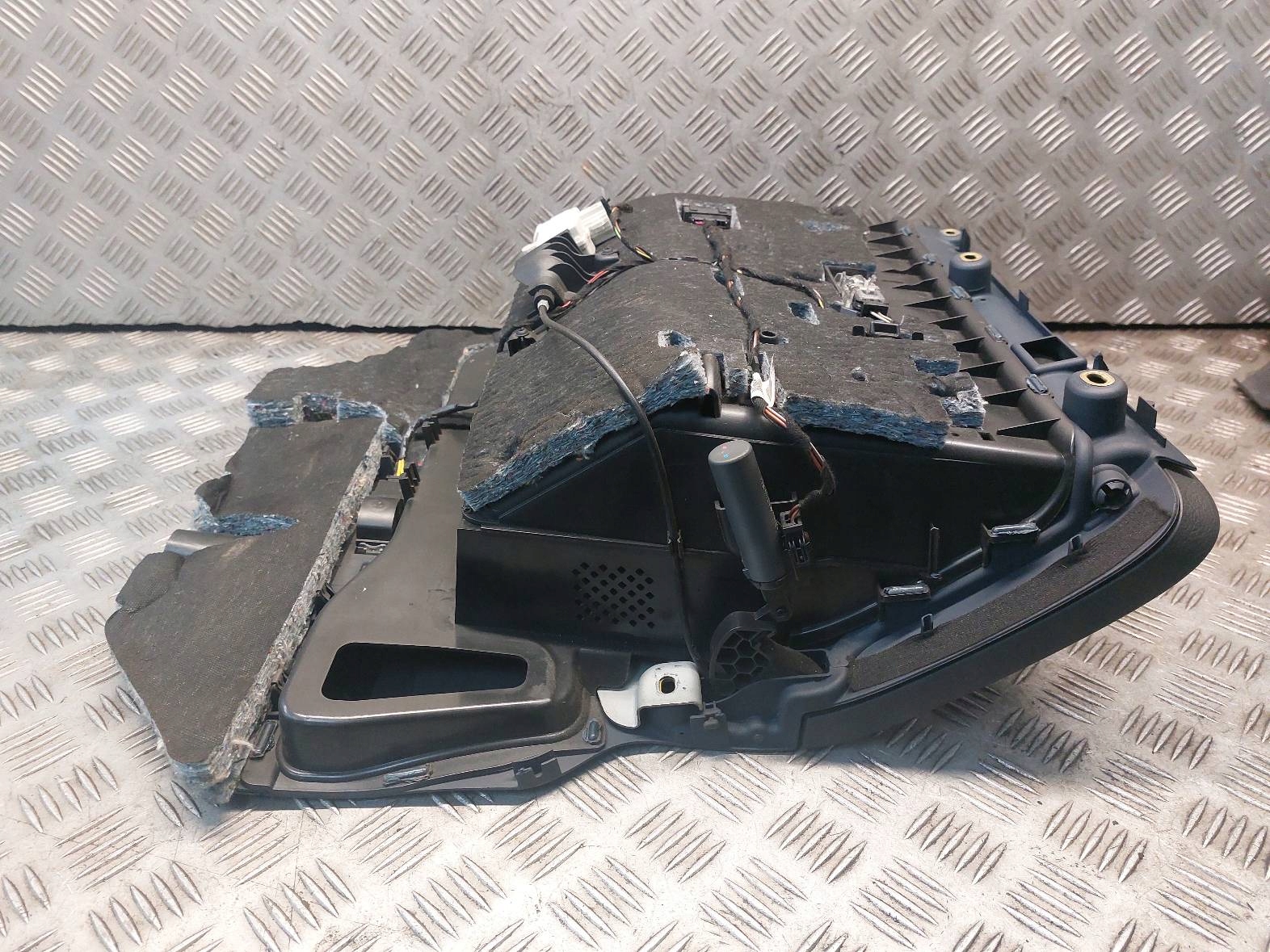 pretinac suvozača suvozača AUDI A6 C6 4F1857035