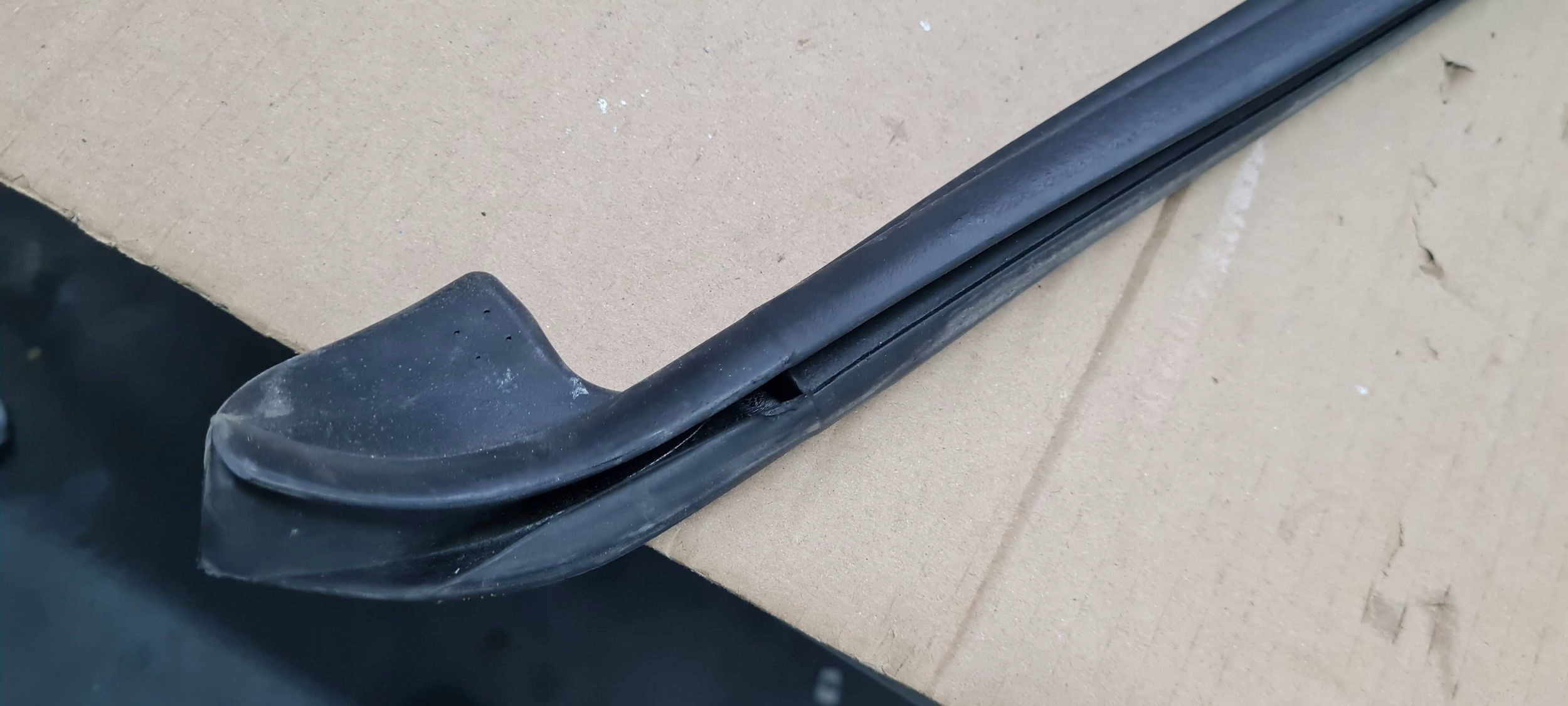 Chrysler Pacifica 2022 gasket rubber upper SZYNY right right rear part