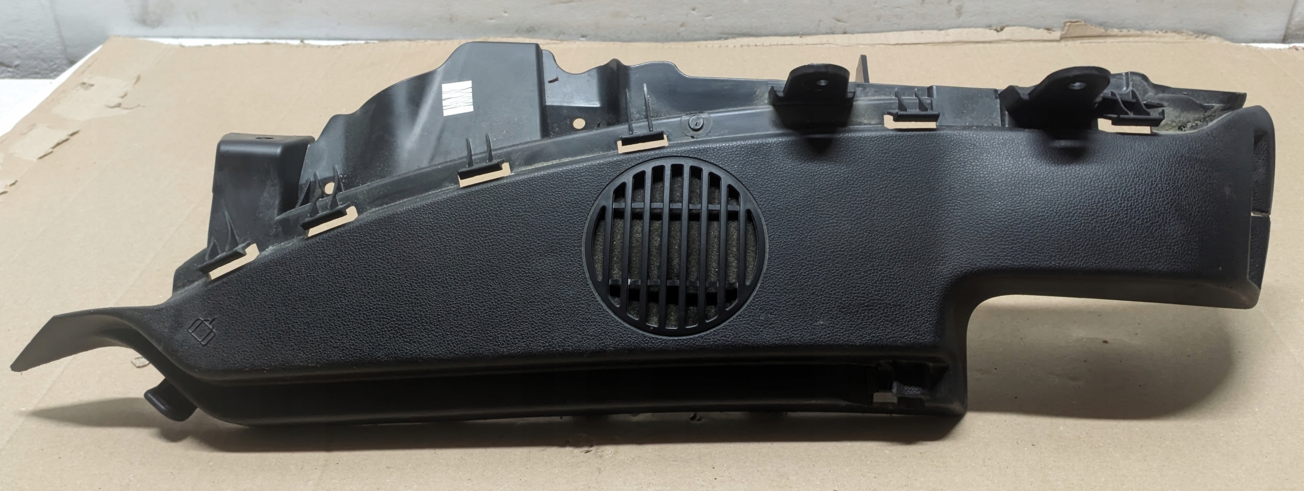BMW E87 2.0D 11R plato boot left speaker 7119501