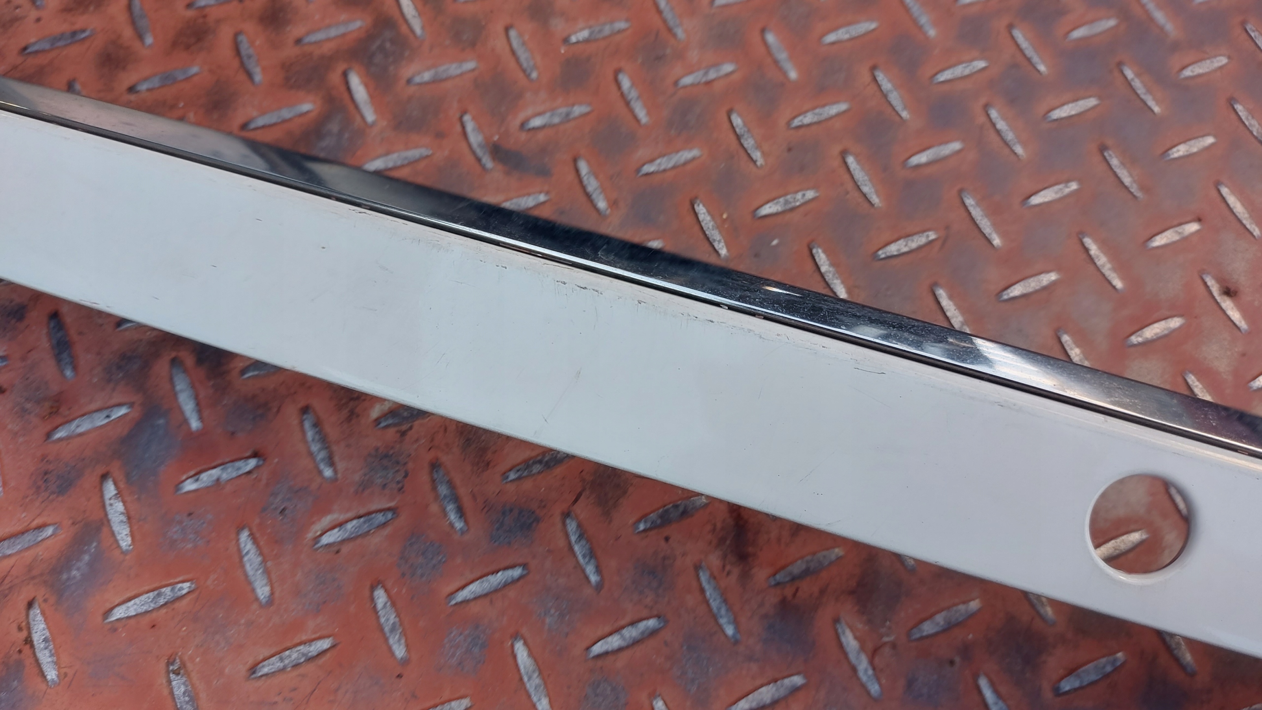 lista fedél lökhárítónak far hátso BMW 7 E65 E66 05-09