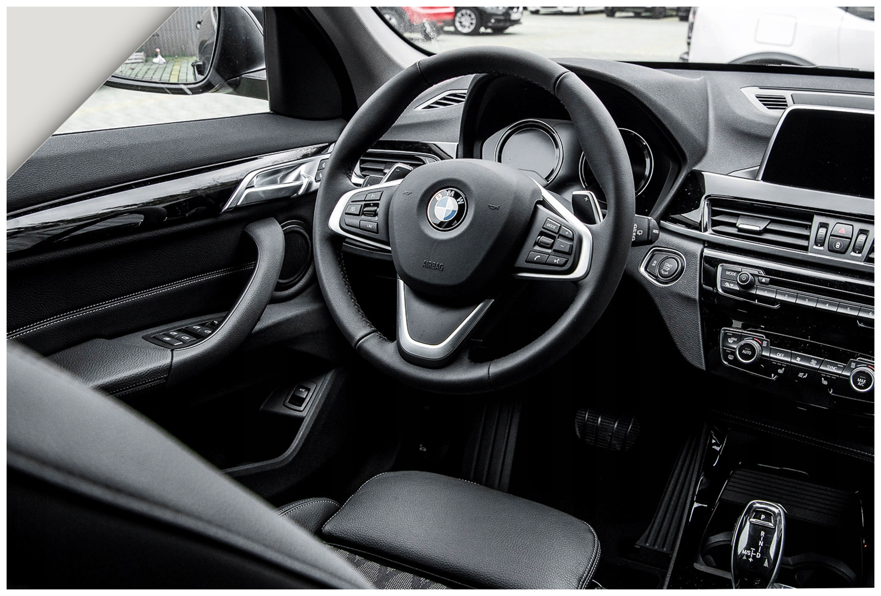 BMW X1 OZDOBNE NAKŁADKI KLAMEK WEWNĘTRZNYCH 2016+ Producent Venus