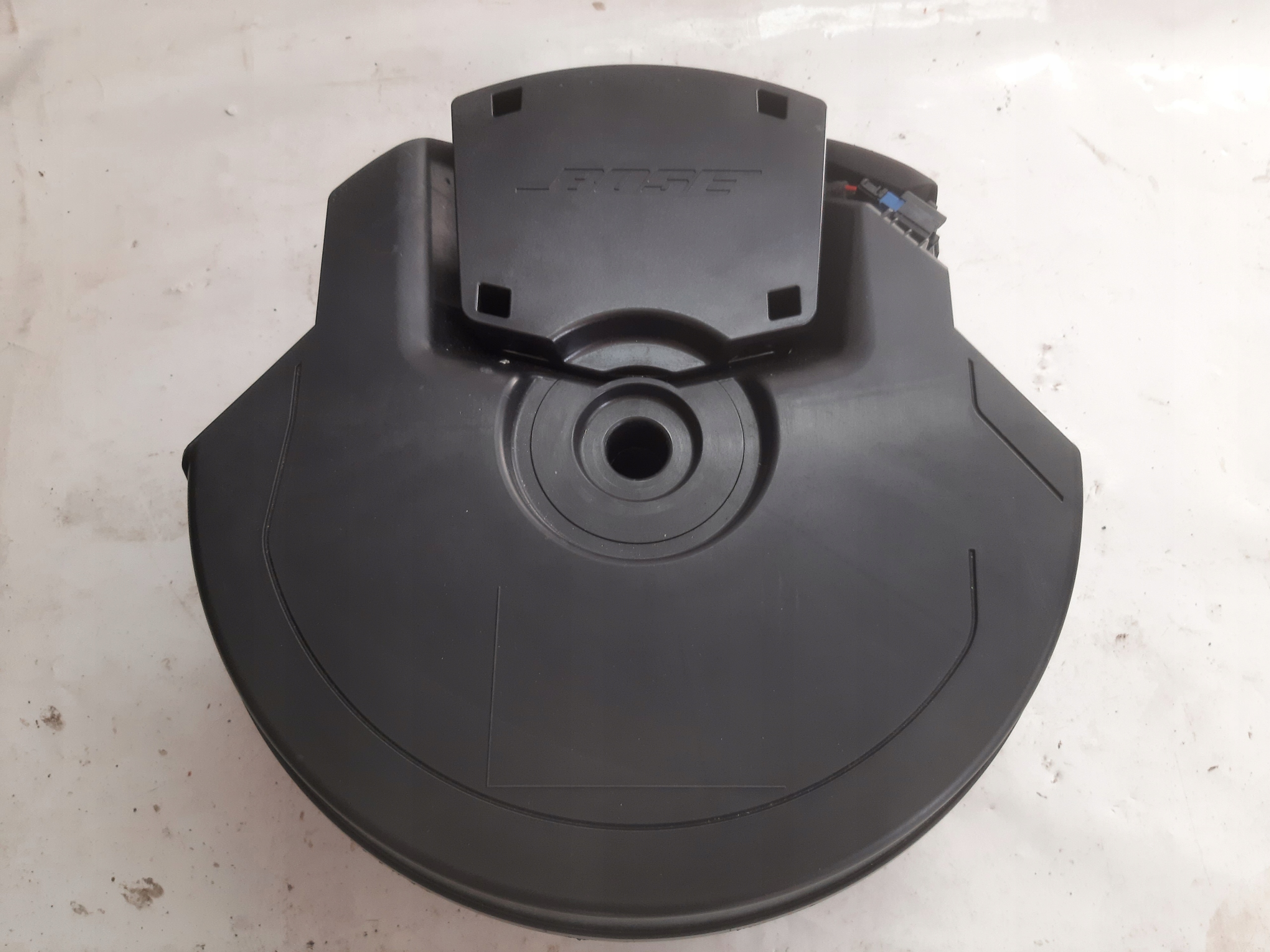 281708976R - САБВУФЕР BOSSE RENAULT KADJAR