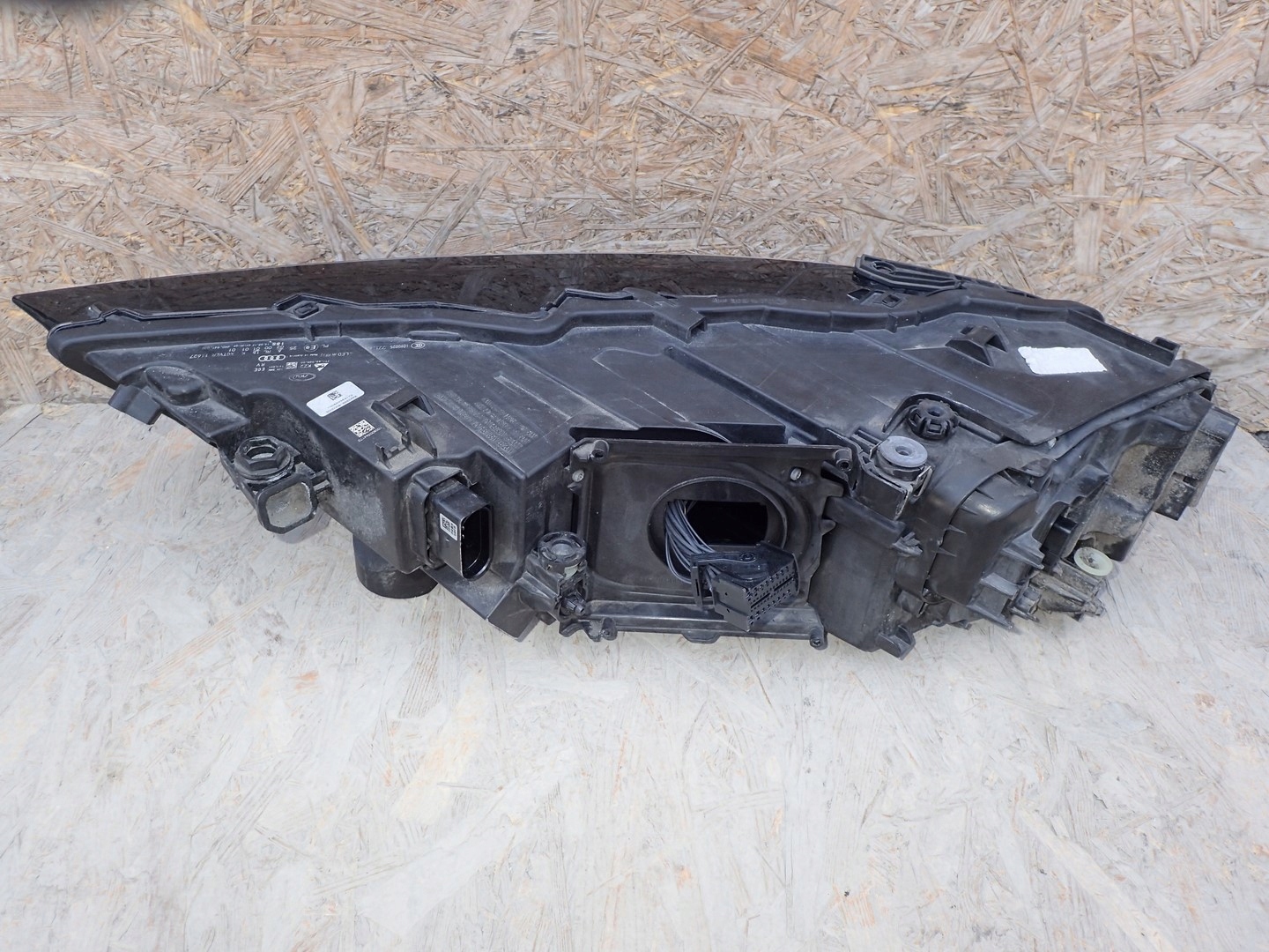 LAMPA PRAWA PRAWY FULL LED MATRIX AUDI Q7 SQ7 4M Typ samochodu Samochody osobowe