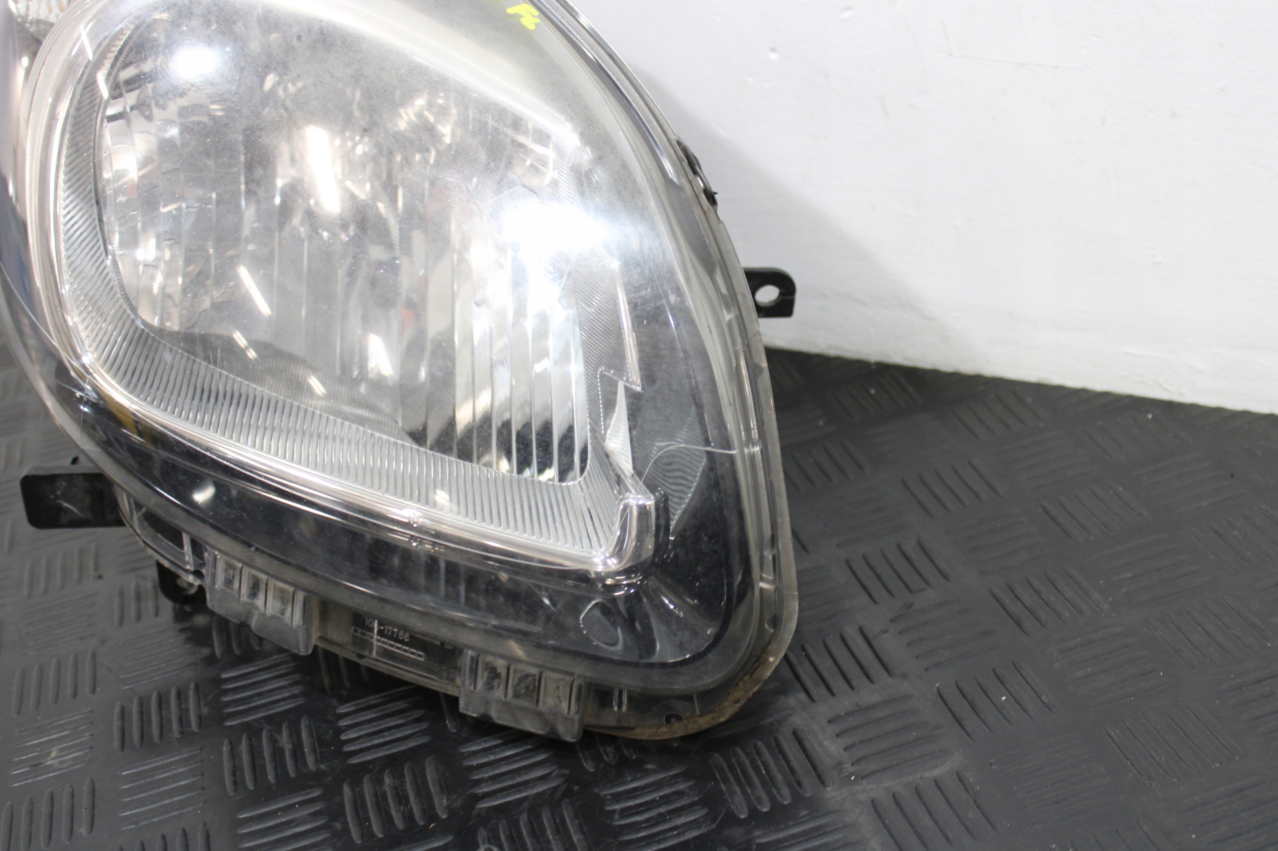 light right front 260104931R KANGOO II 2 III 3 LIFT