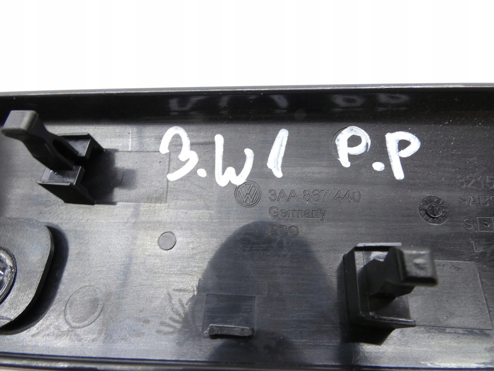 moulding DEKOR door right front PASSAT B7 3AA867440
