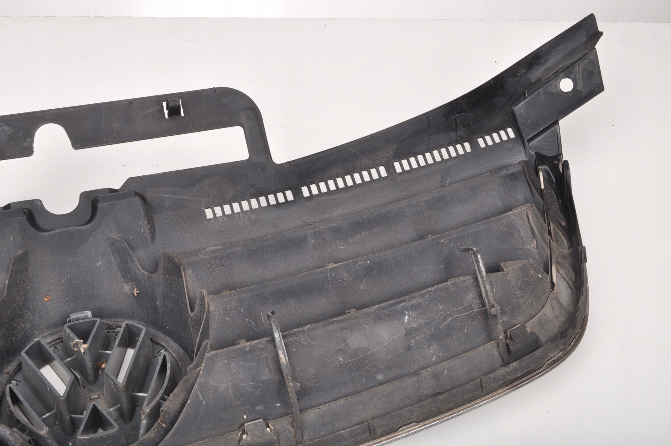 TOURAN РЕШЕТКА ГРИЛЬ TDI SPORT EDITION 1T0853651