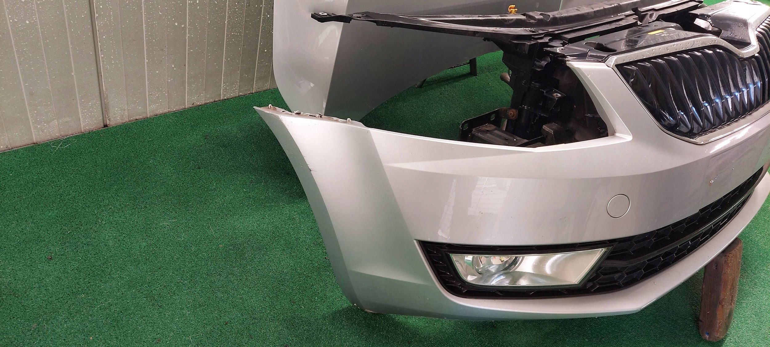 bumper front complete SKODA OCTAVIA III 12-17 LAK: LA7W 8E8E 9156