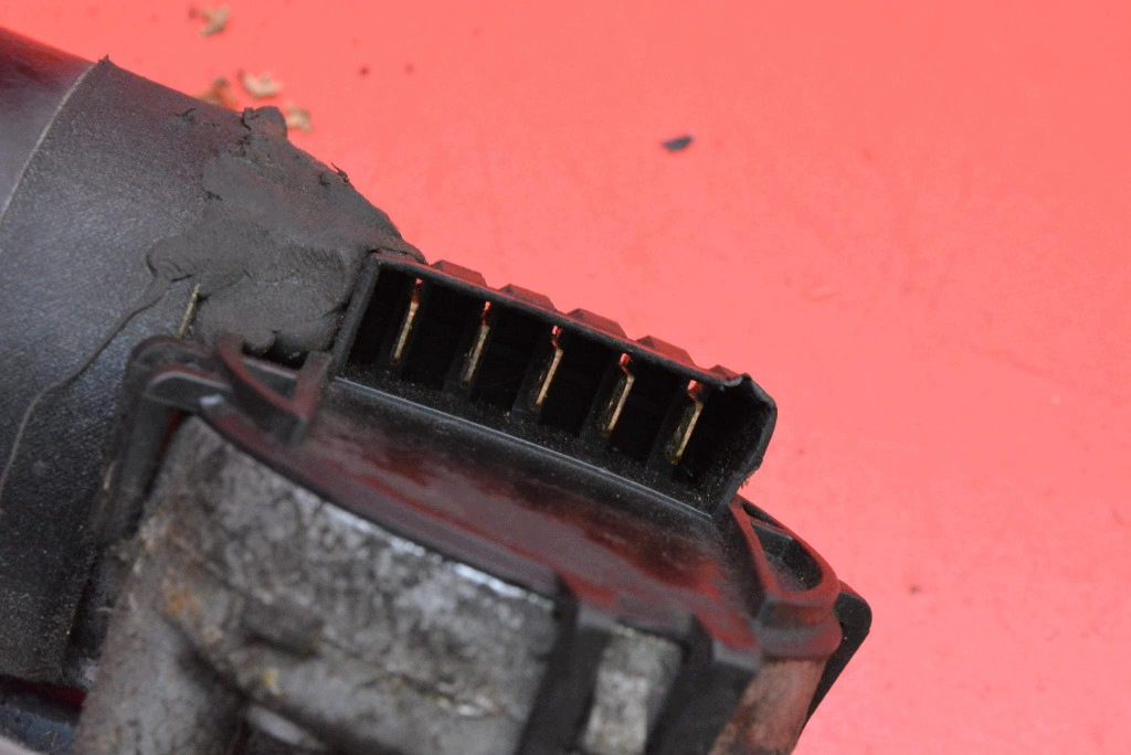 Gestänge Motor Wischer vorne EU 8D1955326B VW PASSAT B5 96-00